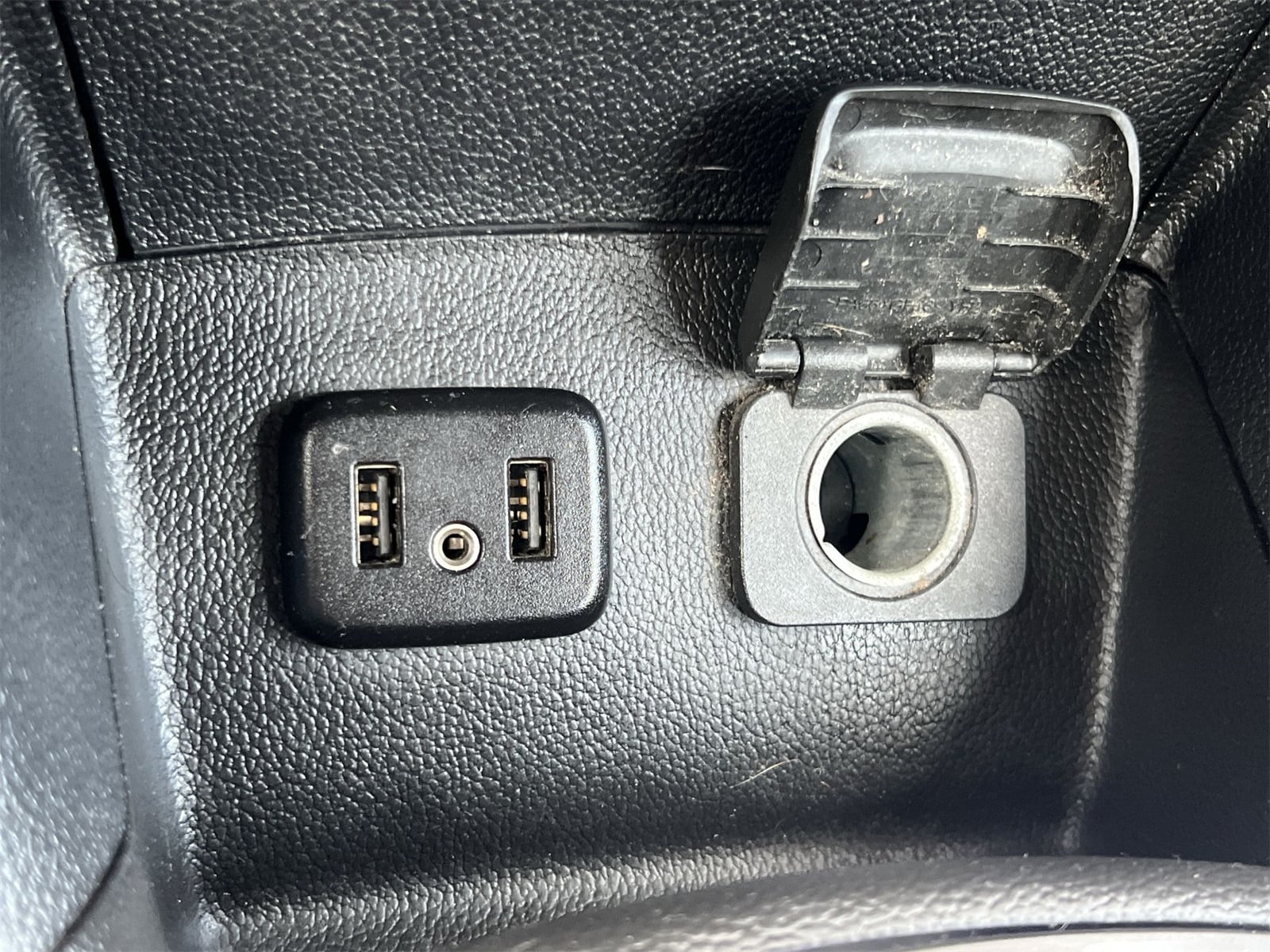 Thumbnail: 2019 Chevrolet Cruze - 31