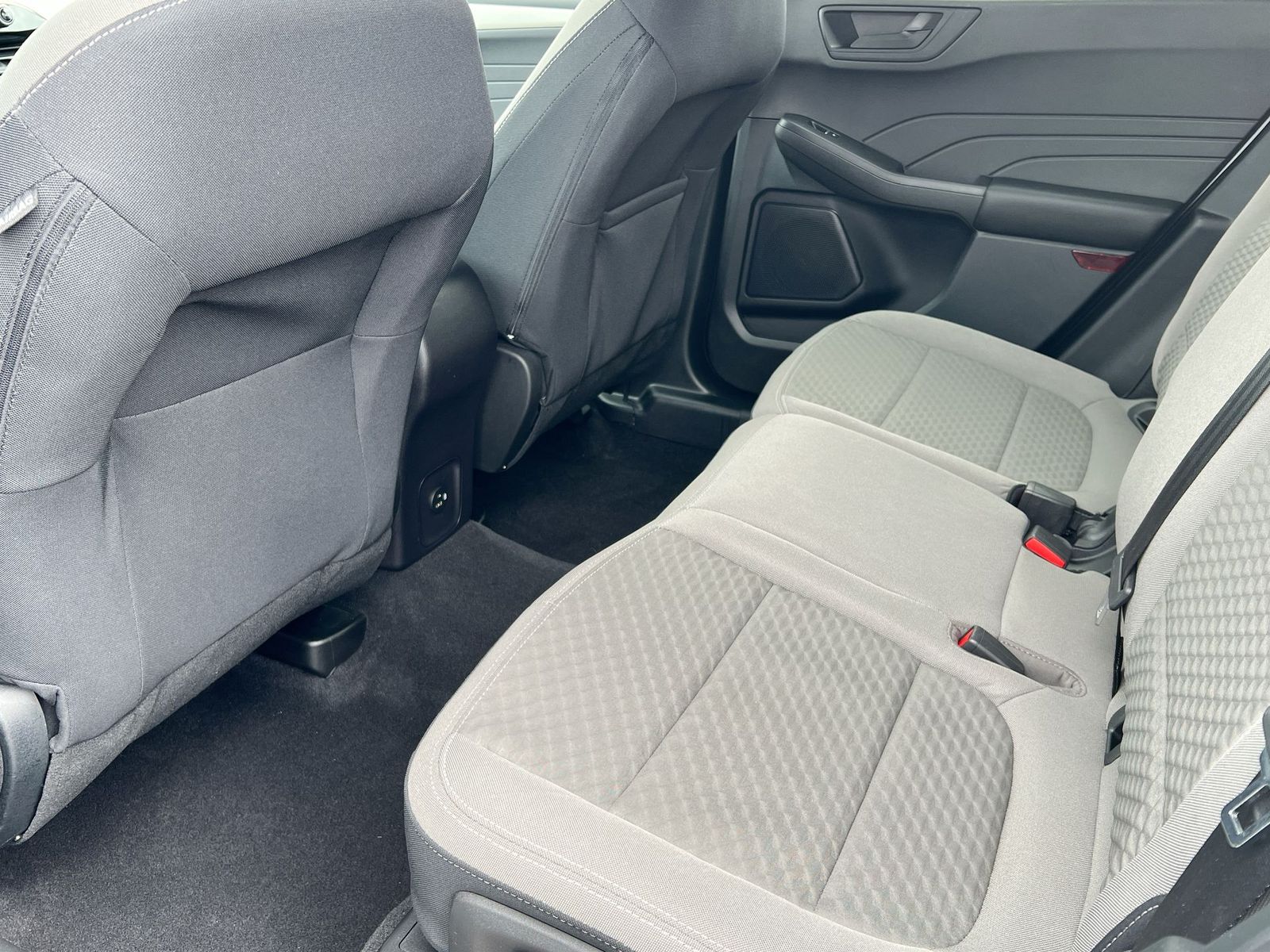 Thumbnail: 2022 Ford Escape - 18