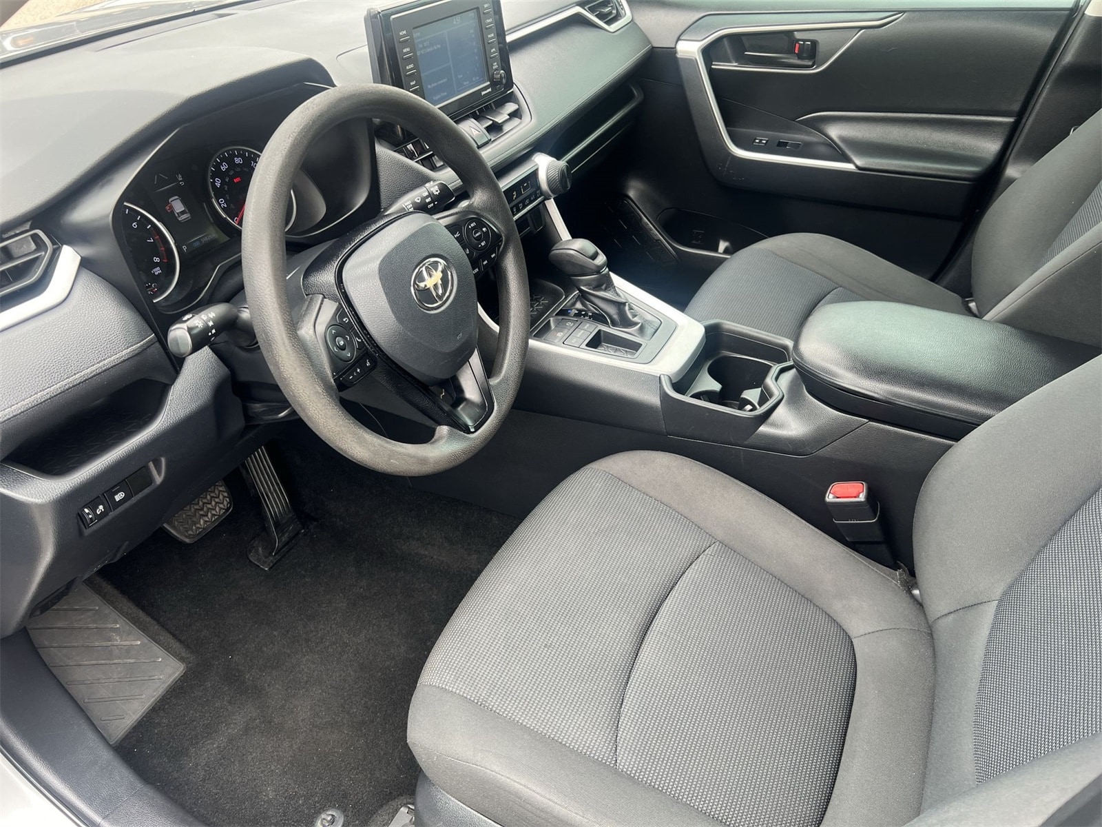 Thumbnail: 2020 Toyota RAV4 - 10