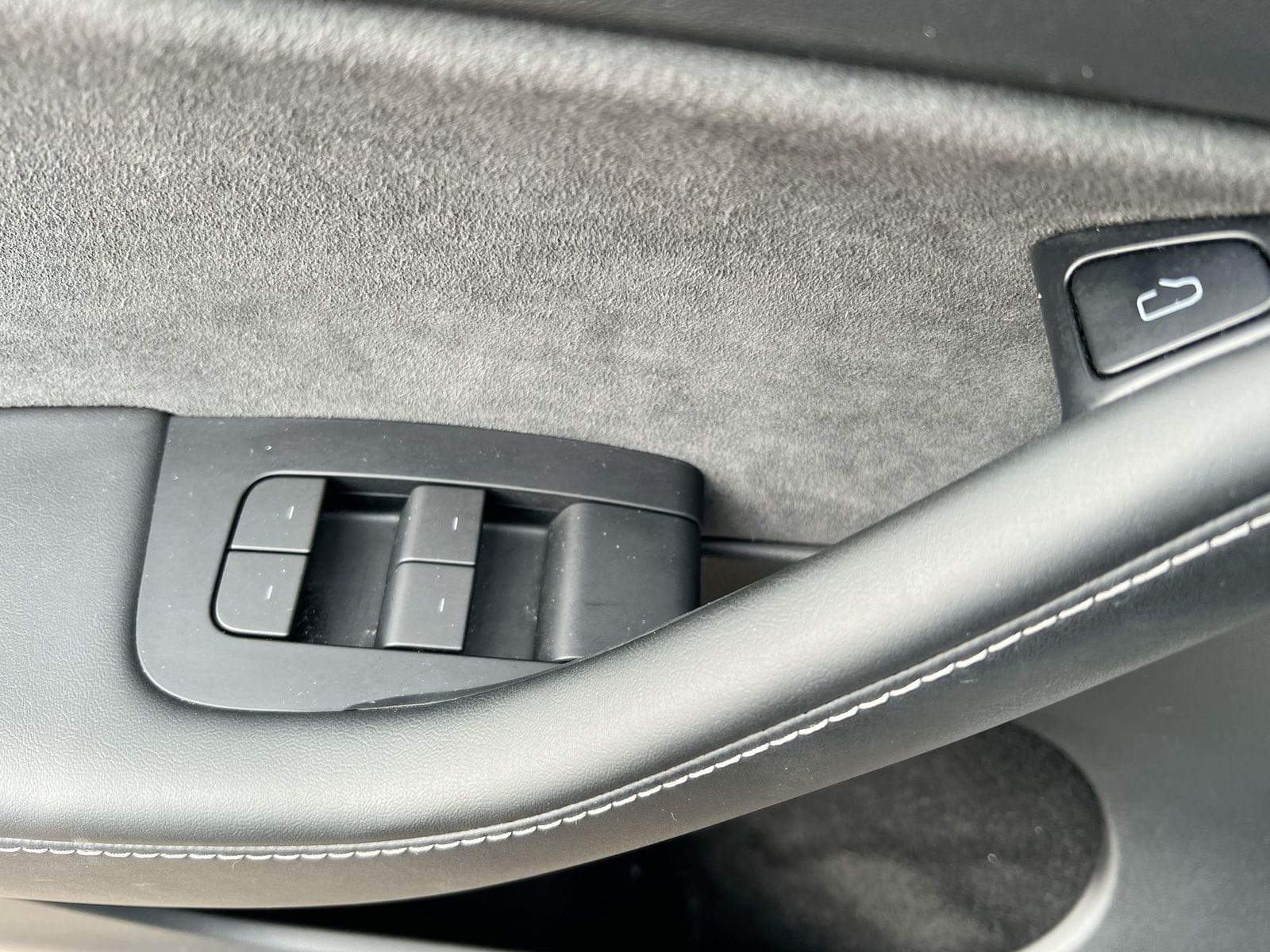 Thumbnail: 2022 Tesla Model Y - 17