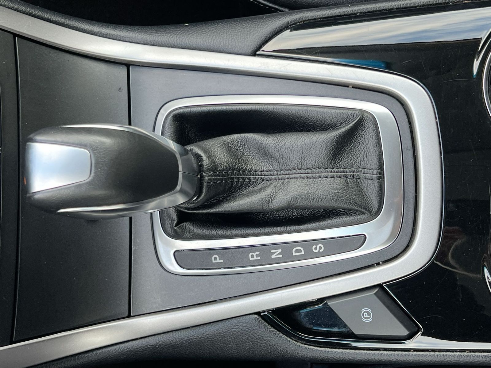 Thumbnail: 2017 Ford Edge - 32