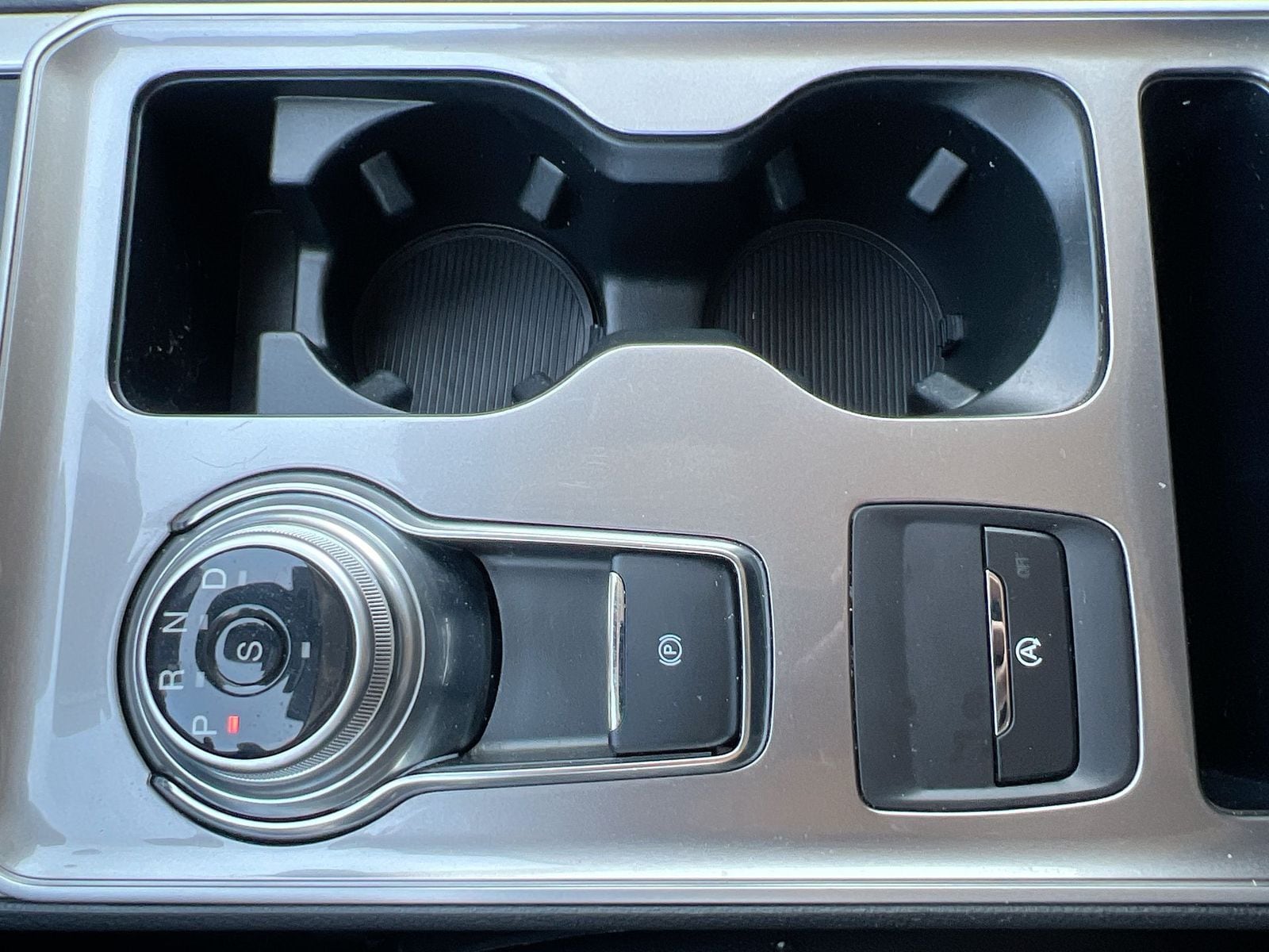 Thumbnail: 2024 Ford Edge - 31