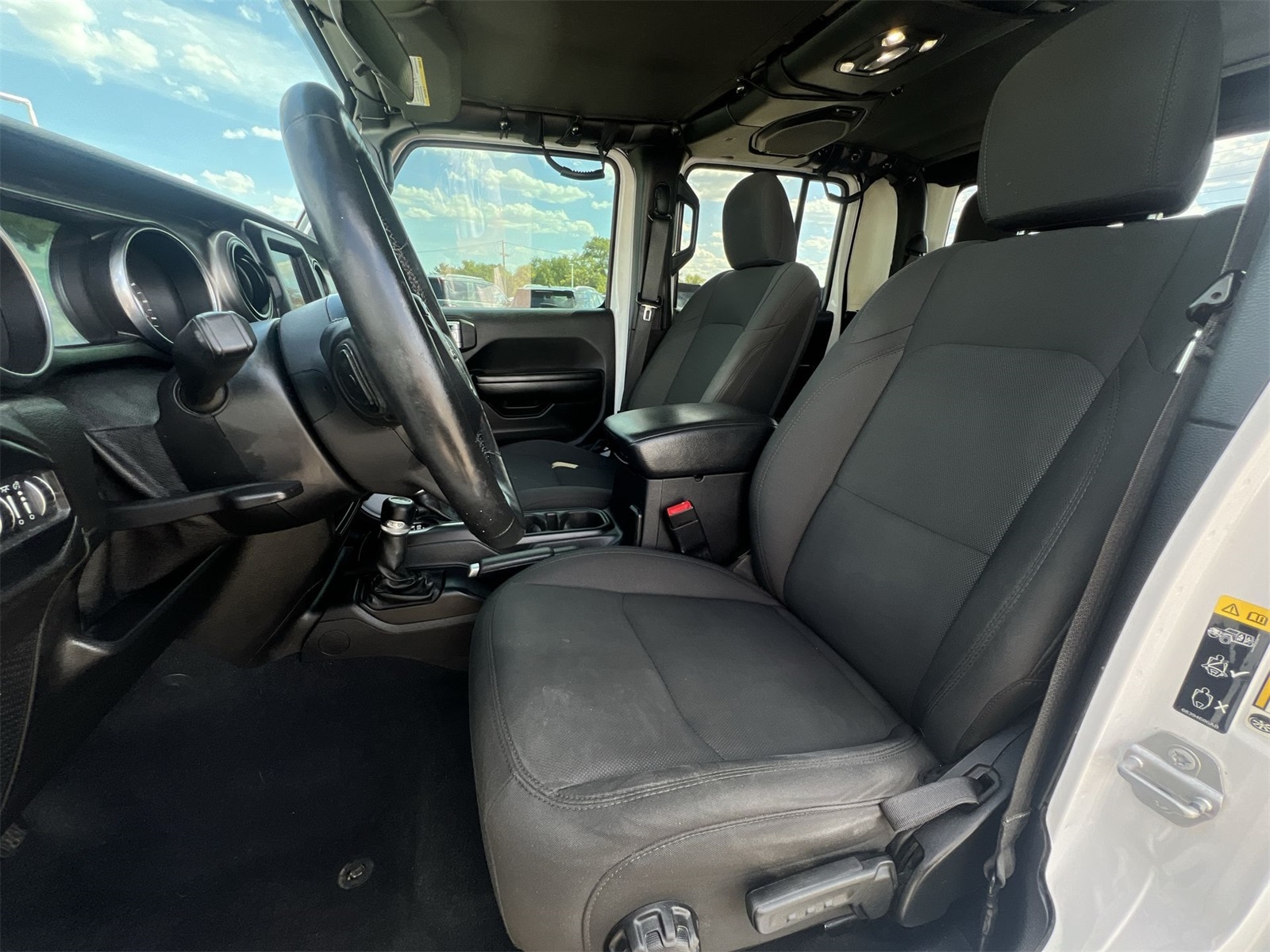 Thumbnail: 2020 Jeep Gladiator - 17