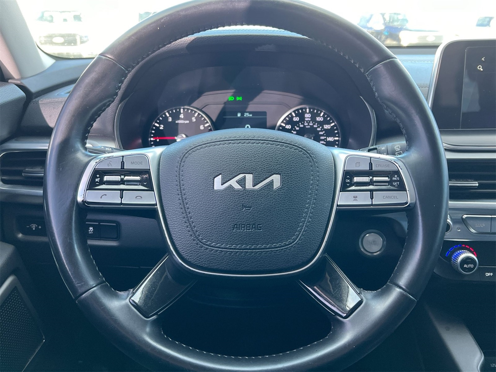 Thumbnail: 2022 Kia Telluride - 22