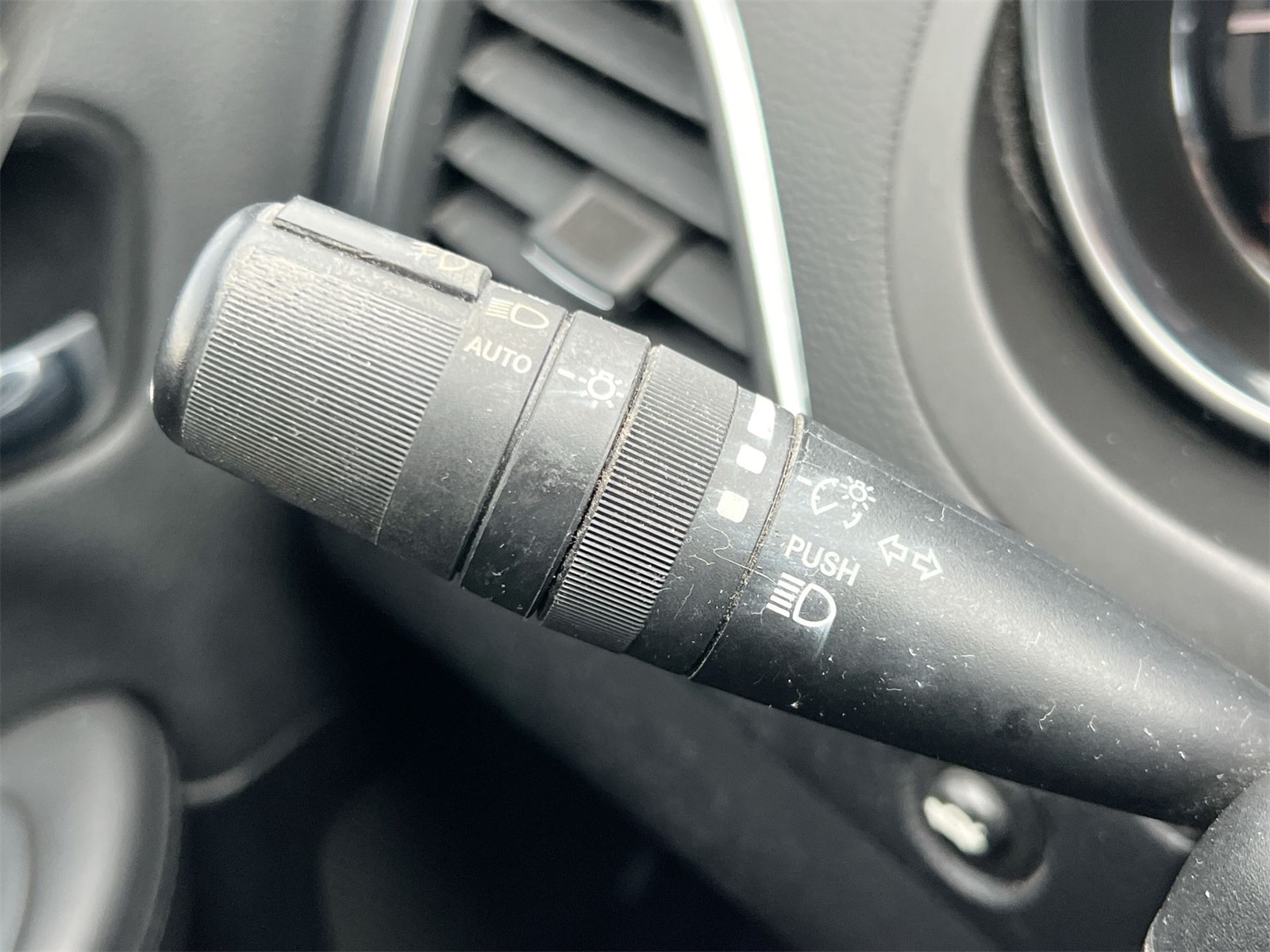 Thumbnail: 2012 Chrysler 200 - 26