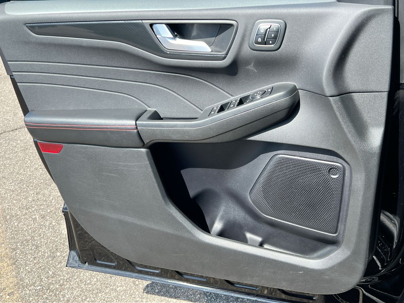 Thumbnail: 2023 Ford Escape - 29