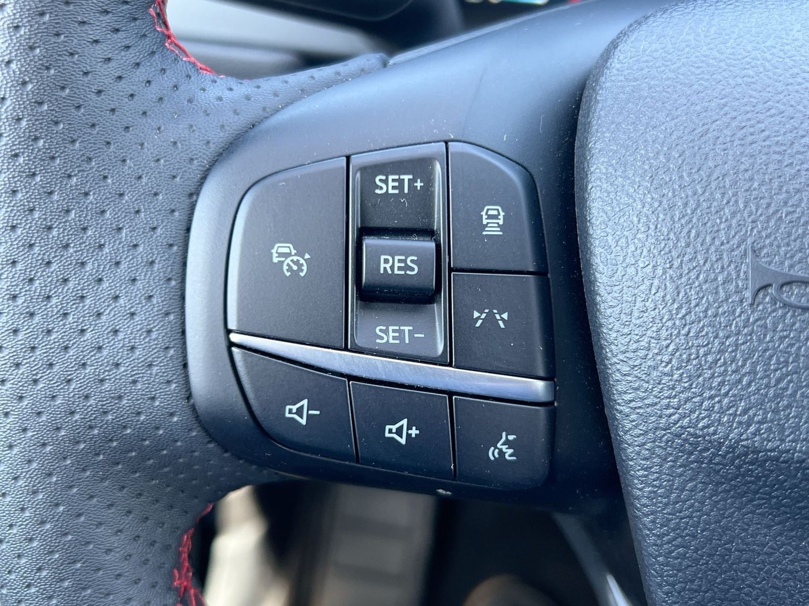 Thumbnail: 2023 Ford Escape - 23