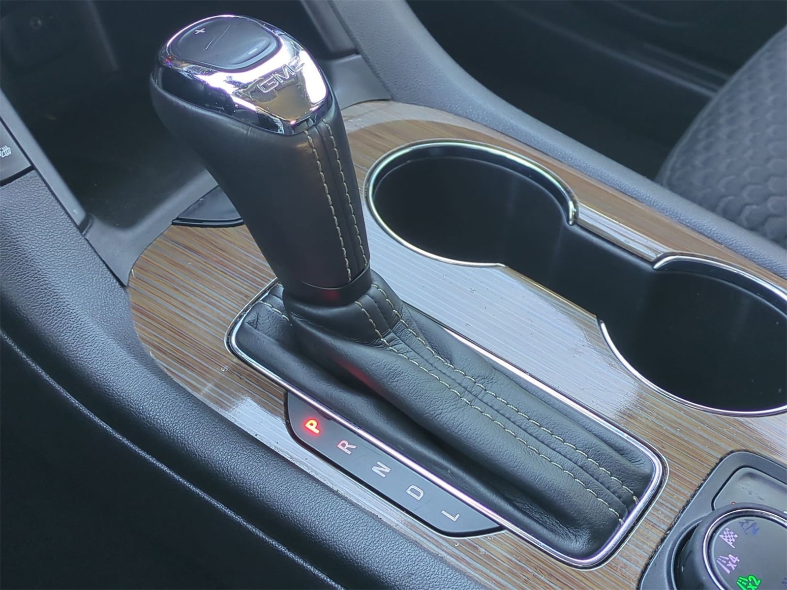 Thumbnail: 2019 GMC Acadia - 31