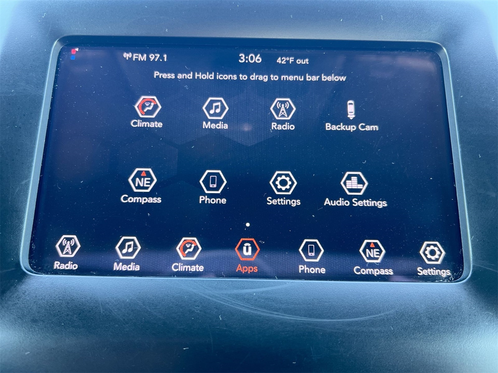 Thumbnail: 2019 Jeep Cherokee - 28