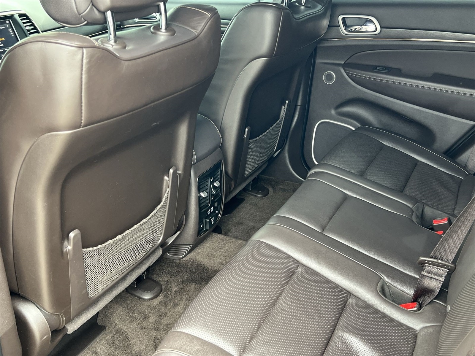 Thumbnail: 2018 Jeep Grand Cherokee - 19