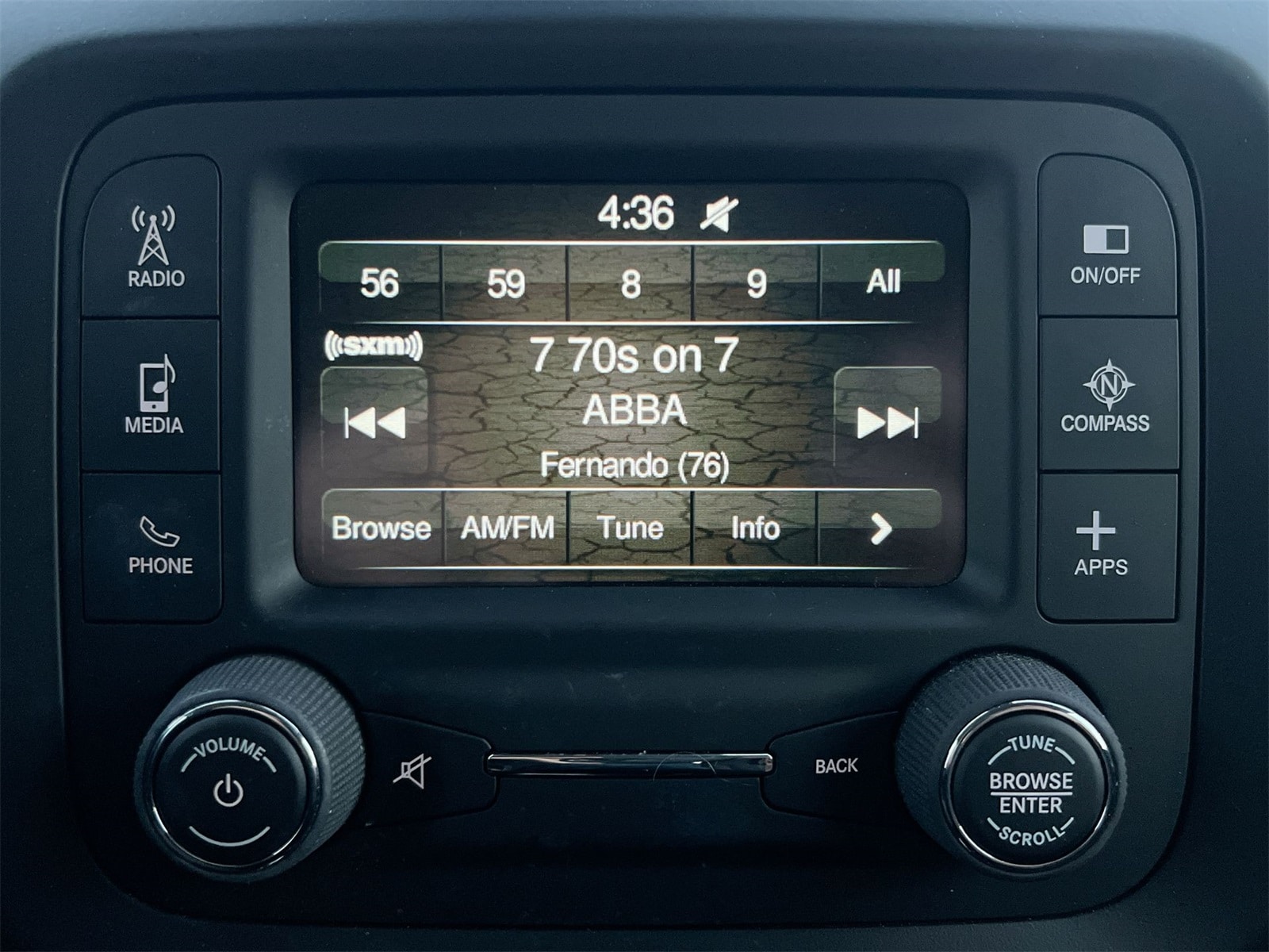 Thumbnail: 2017 Jeep Renegade - 28