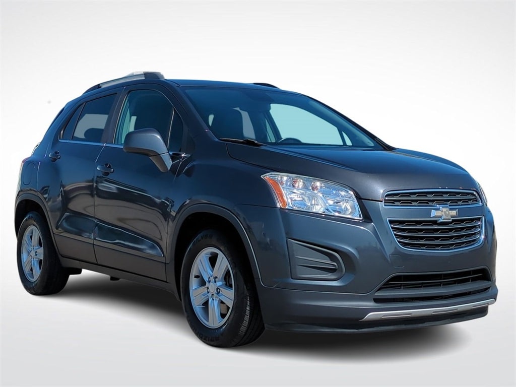 Used 2016 Chevrolet Trax LT with VIN 3GNCJLSB2GL176014 for sale in Troy, MI