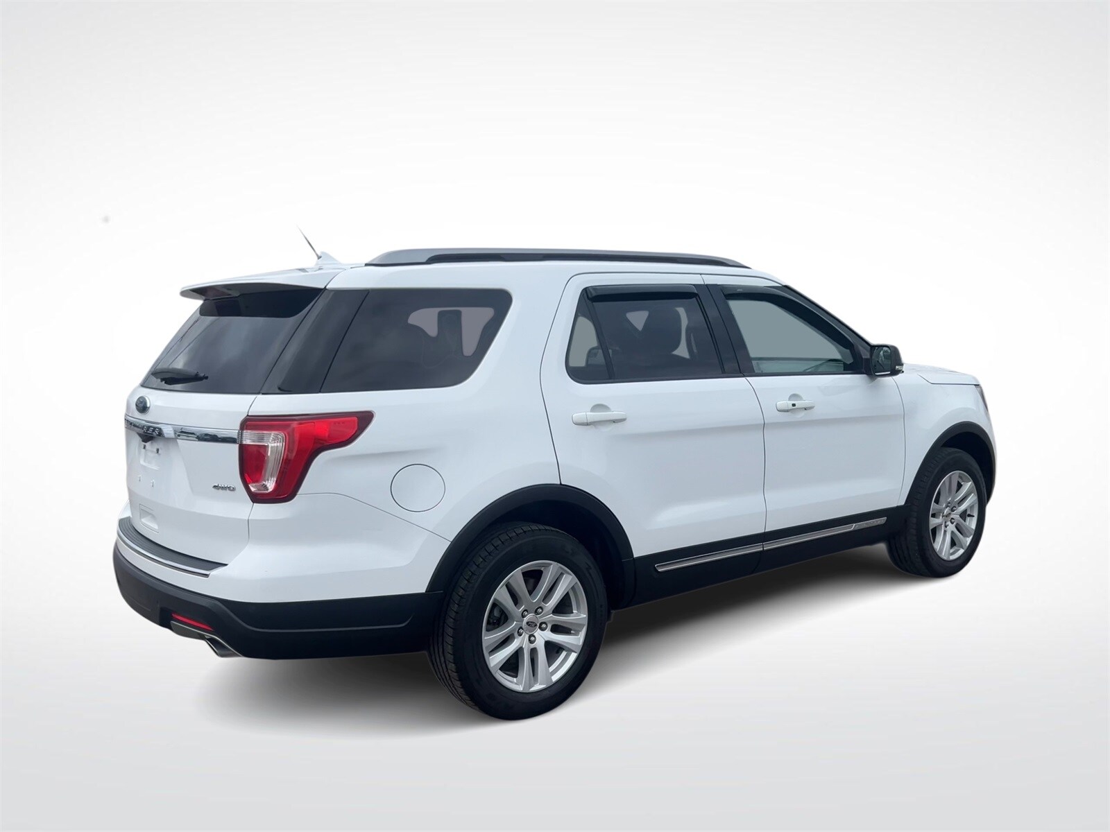 Thumbnail: 2018 Ford Explorer - 8