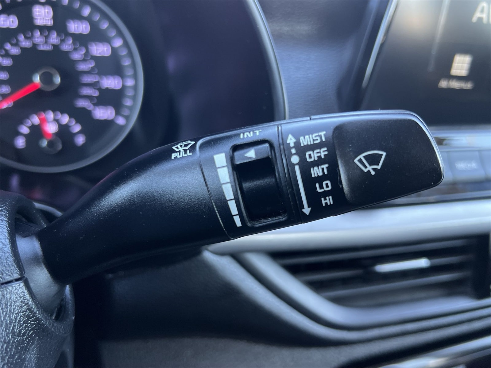 Thumbnail: 2019 Kia Forte - 26