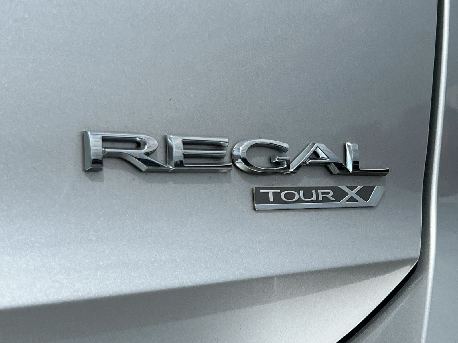 Thumbnail: 2018 Buick Regal - 13