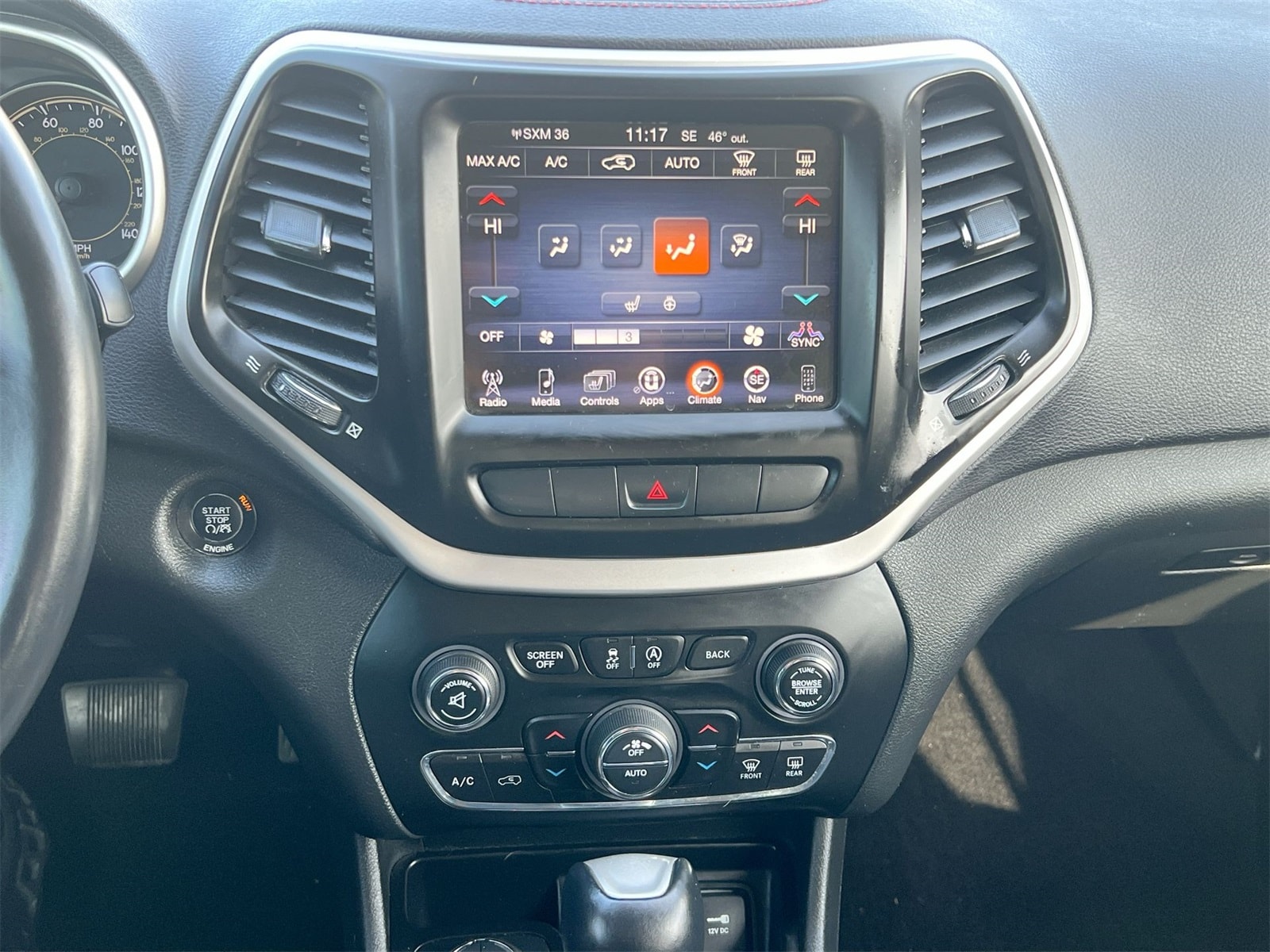 Thumbnail: 2015 Jeep Cherokee - 27