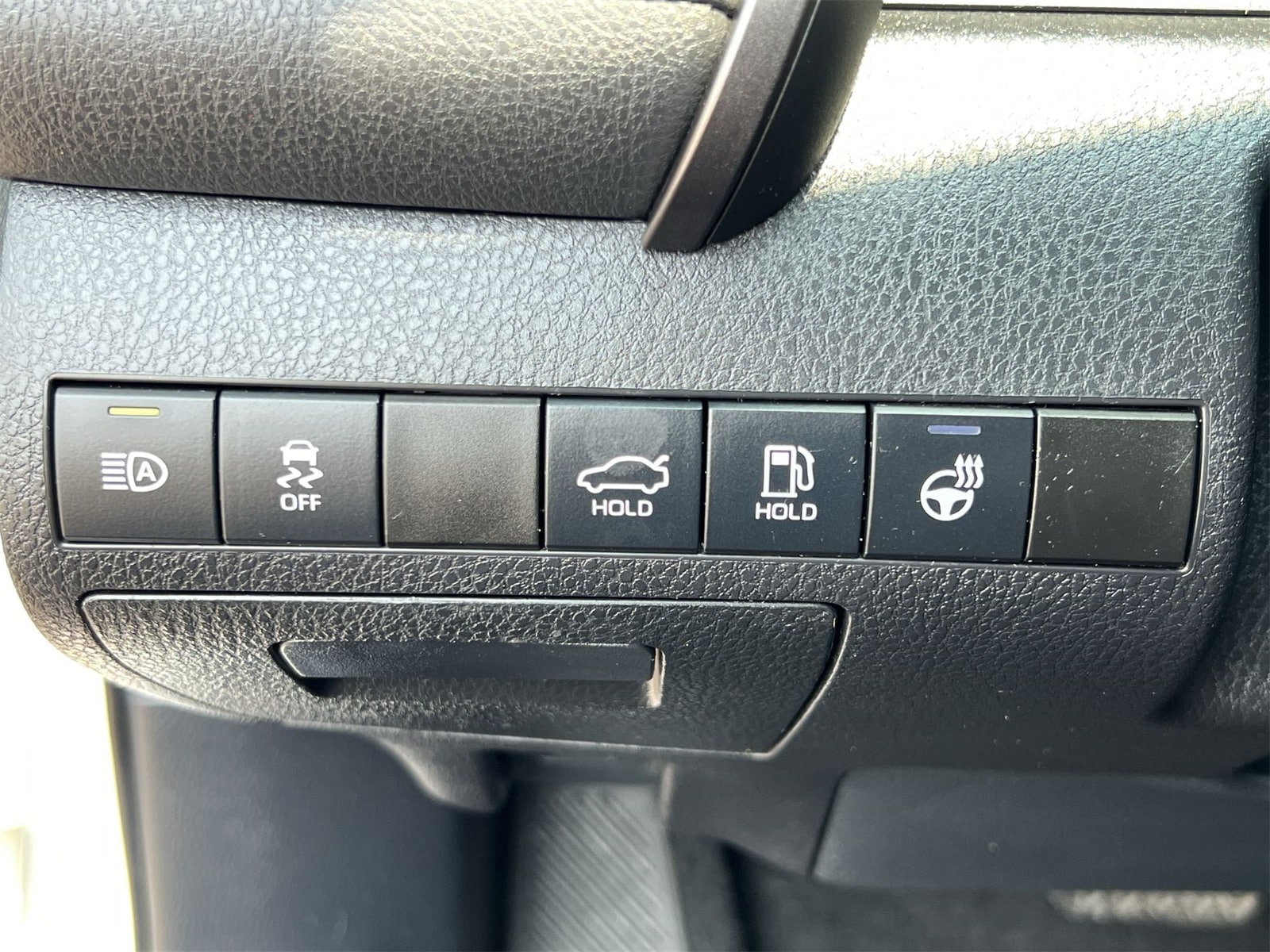 2022 Toyota Camry SE 18