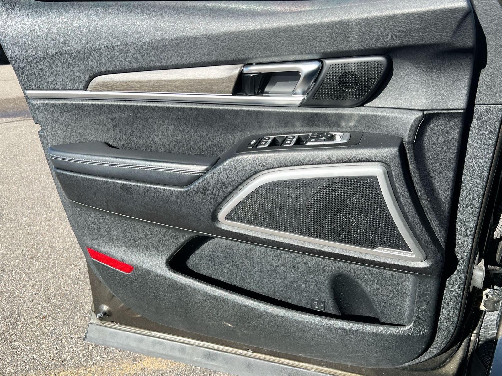 Thumbnail: 2020 Kia Telluride - 29