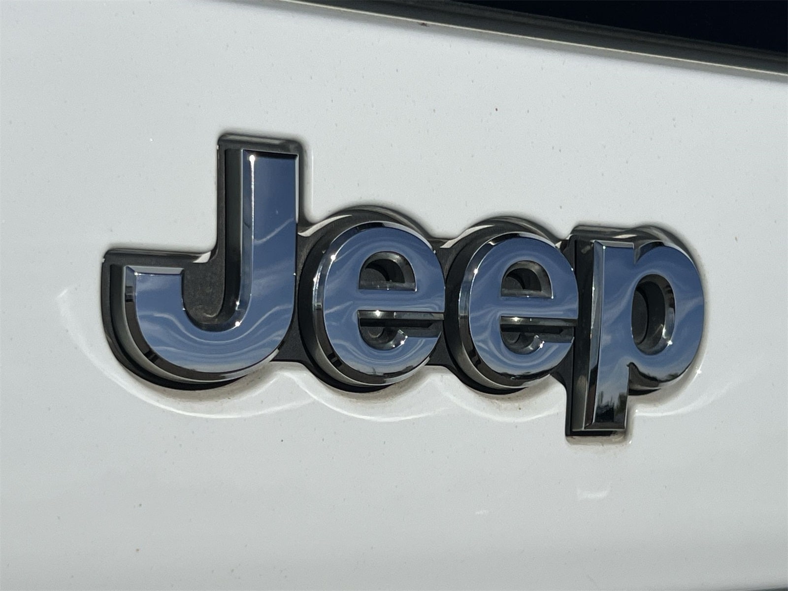 Thumbnail: 2019 Jeep Cherokee - 12
