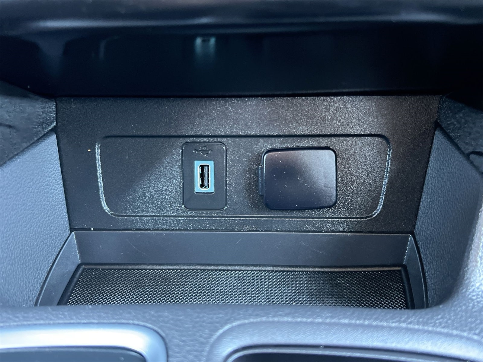 Thumbnail: 2019 Ford Escape - 31