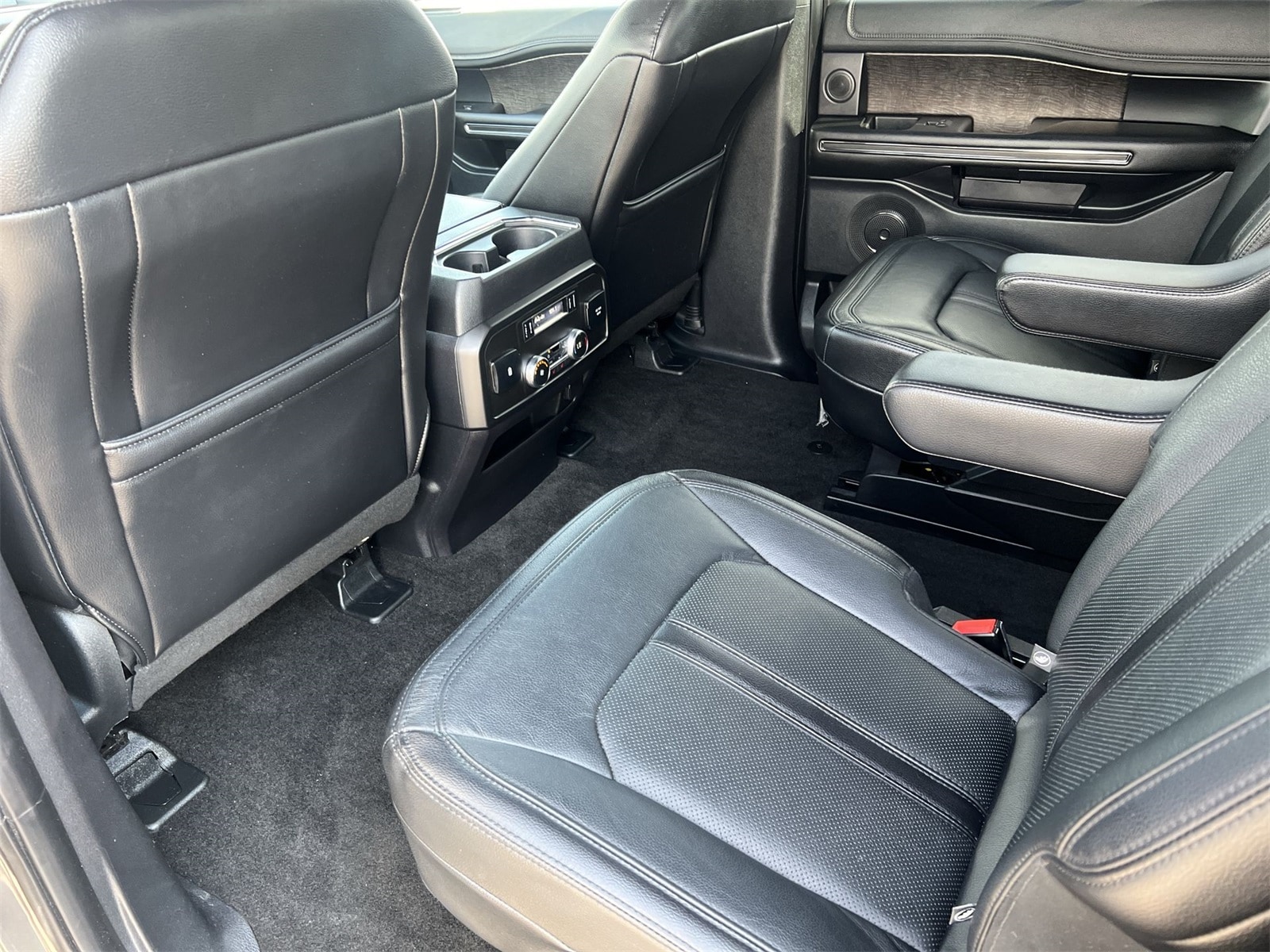 Thumbnail: 2019 Ford Expedition - 17