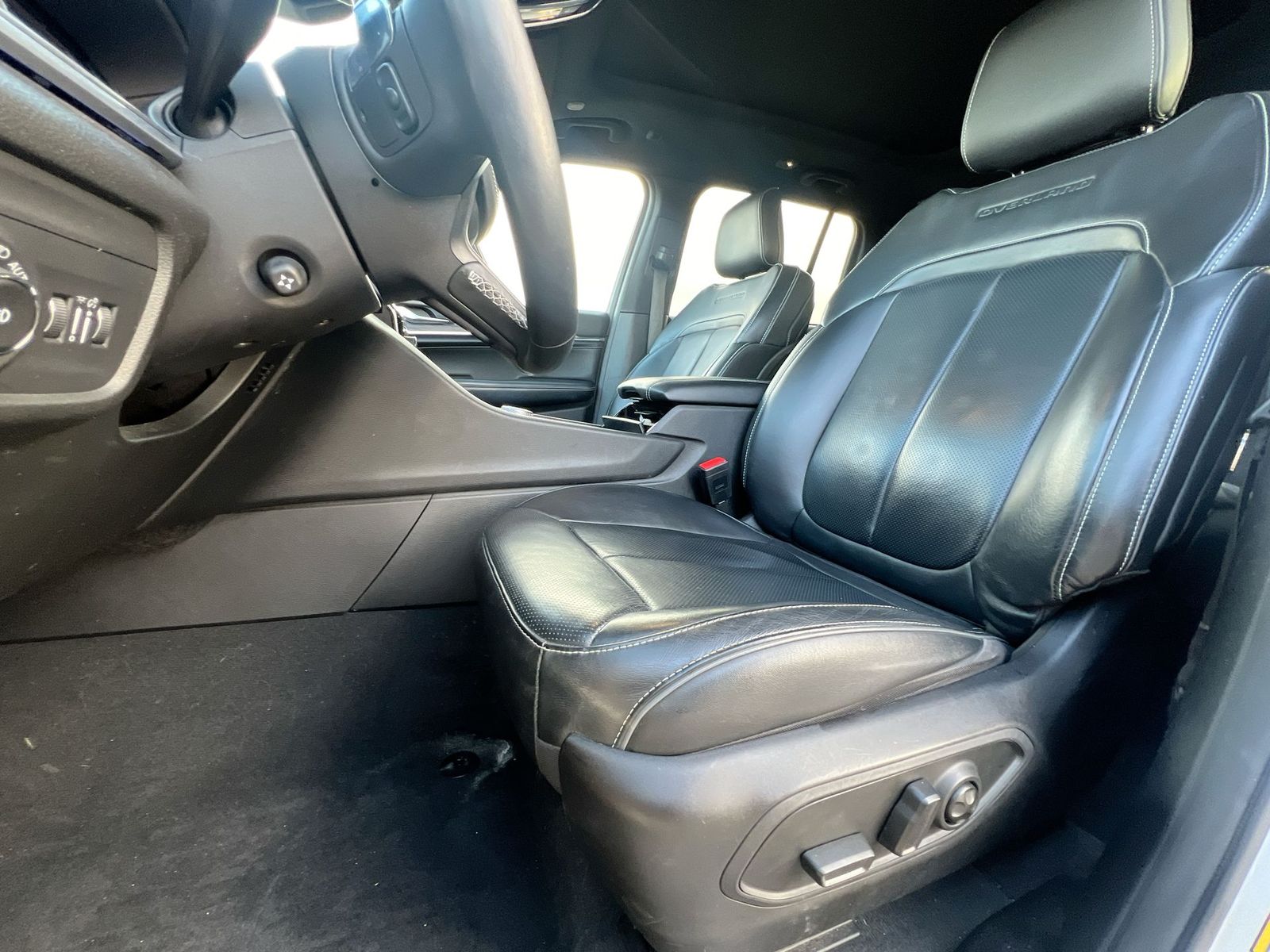 Thumbnail: 2022 Jeep Grand Cherokee - 16