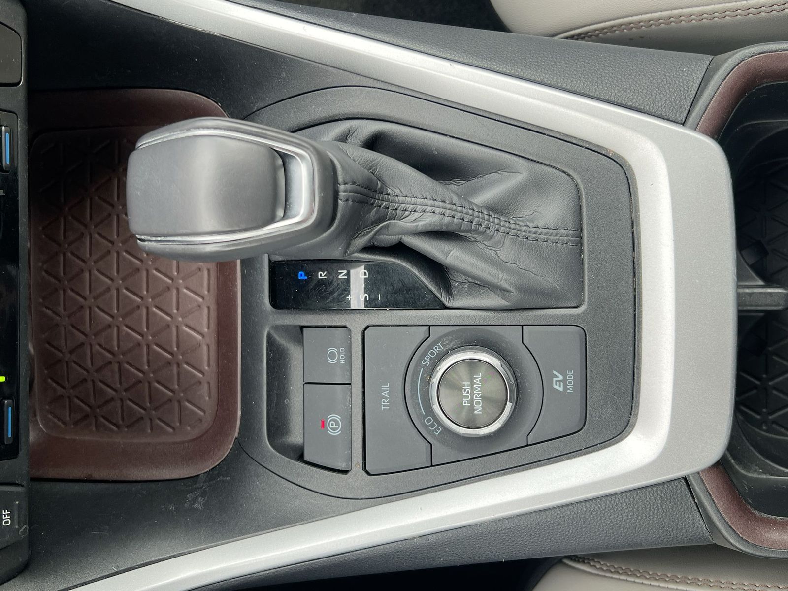 Thumbnail: 2024 Toyota RAV4 - 31