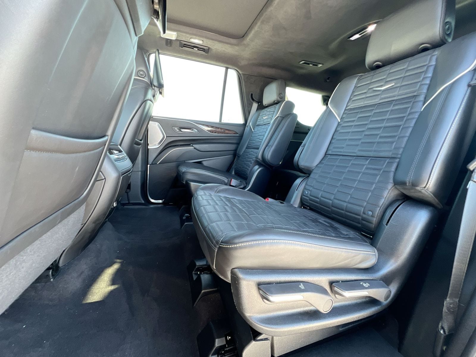 Thumbnail: 2023 Cadillac Escalade - 19