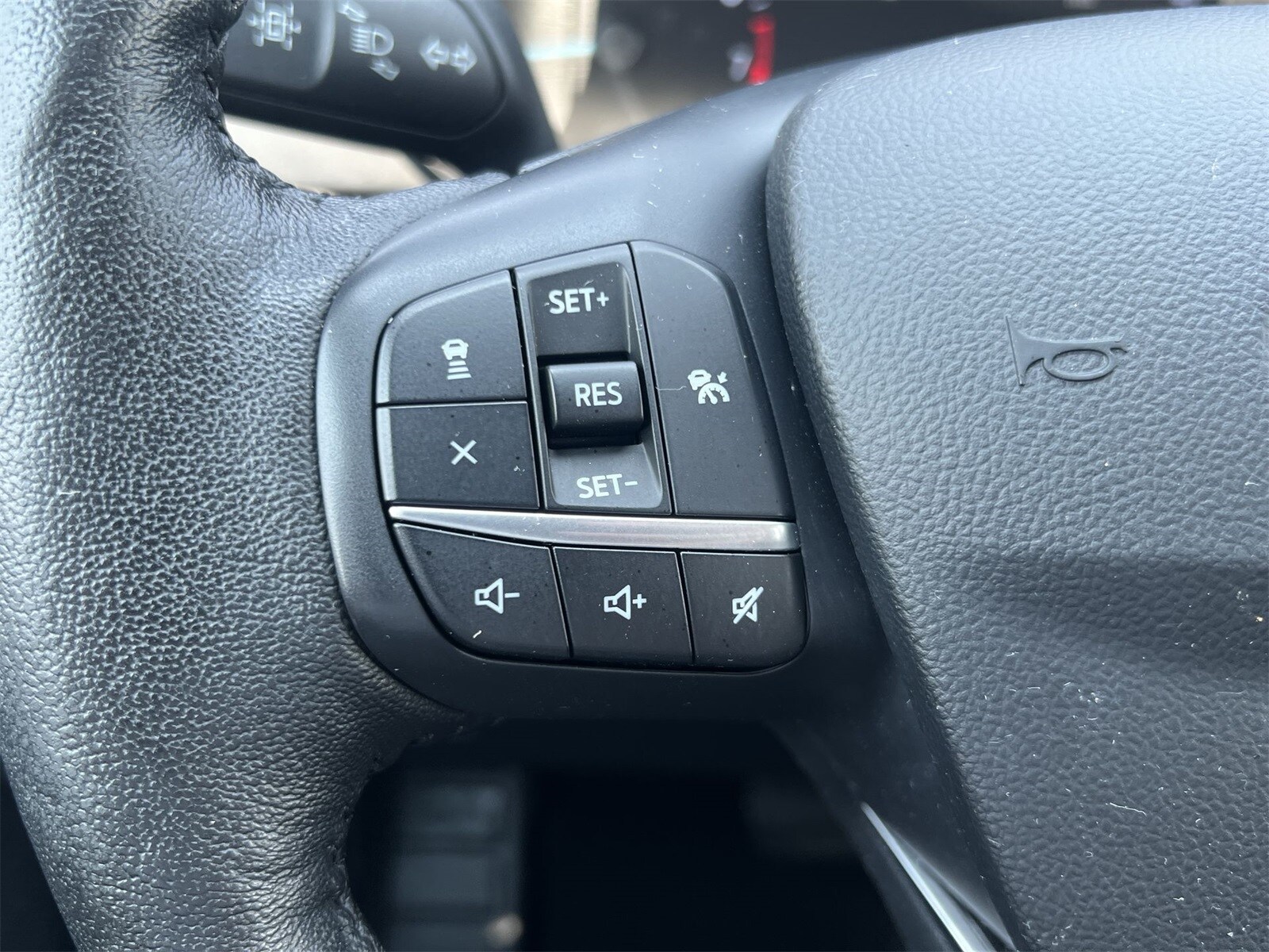 2020 Ford Escape SEL 23