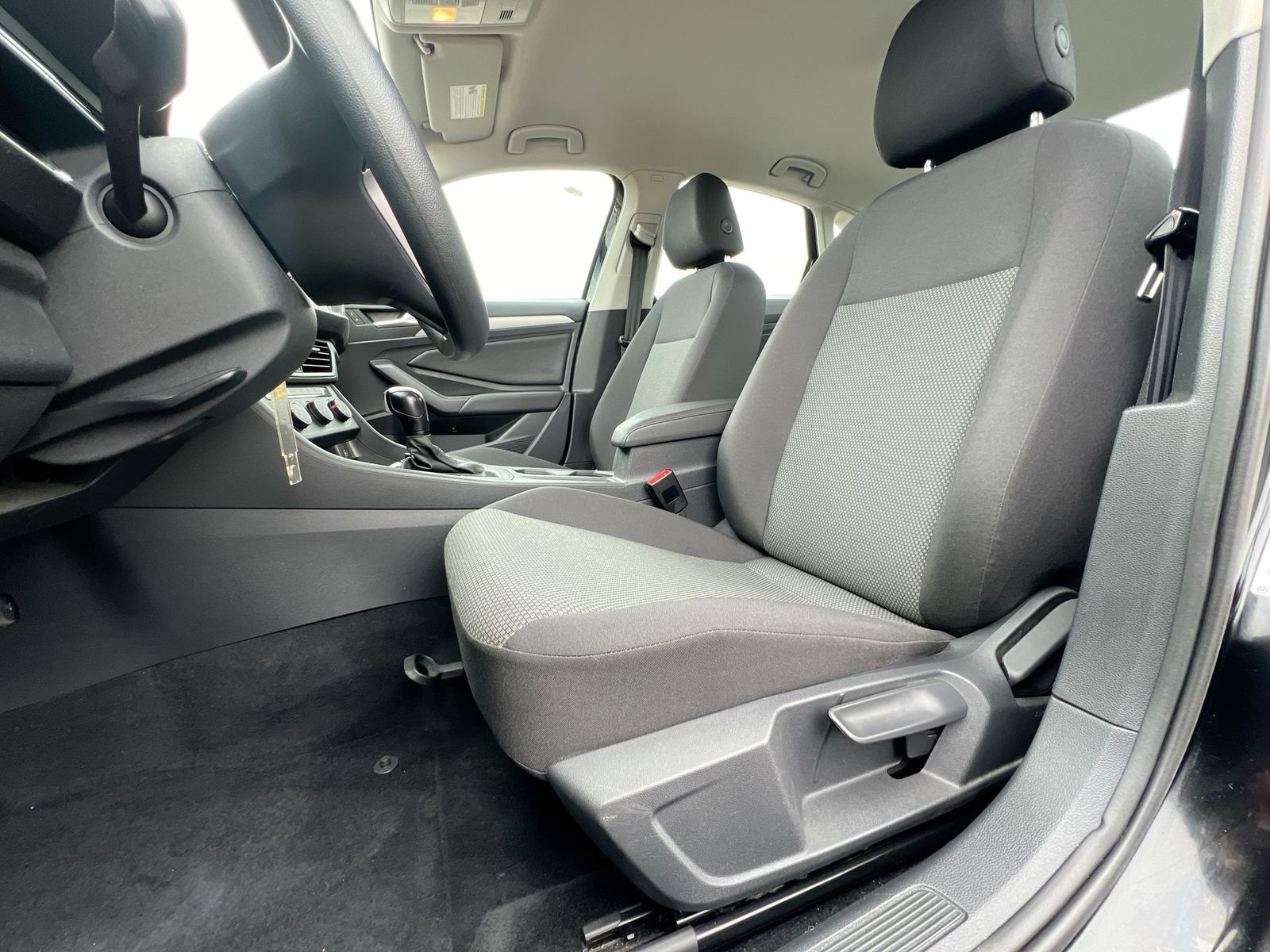 Thumbnail: 2019 Volkswagen Jetta - 16