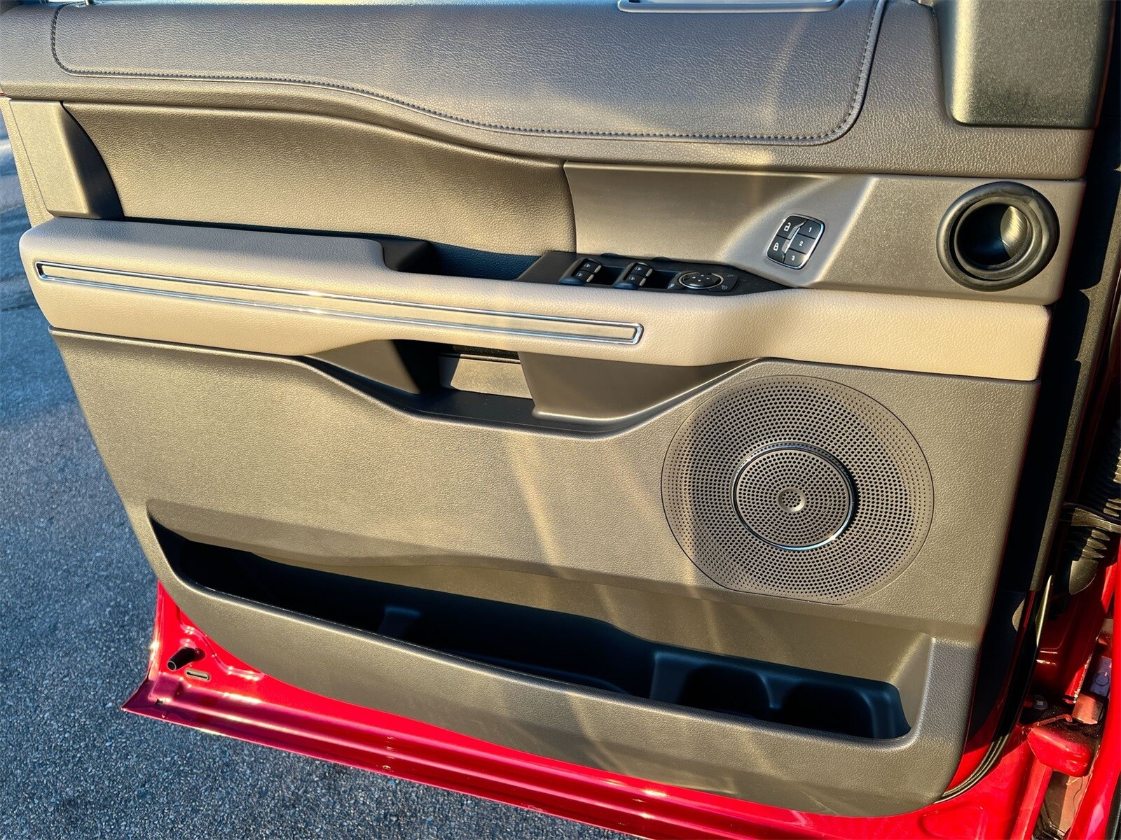 Thumbnail: 2020 Ford Expedition - 29