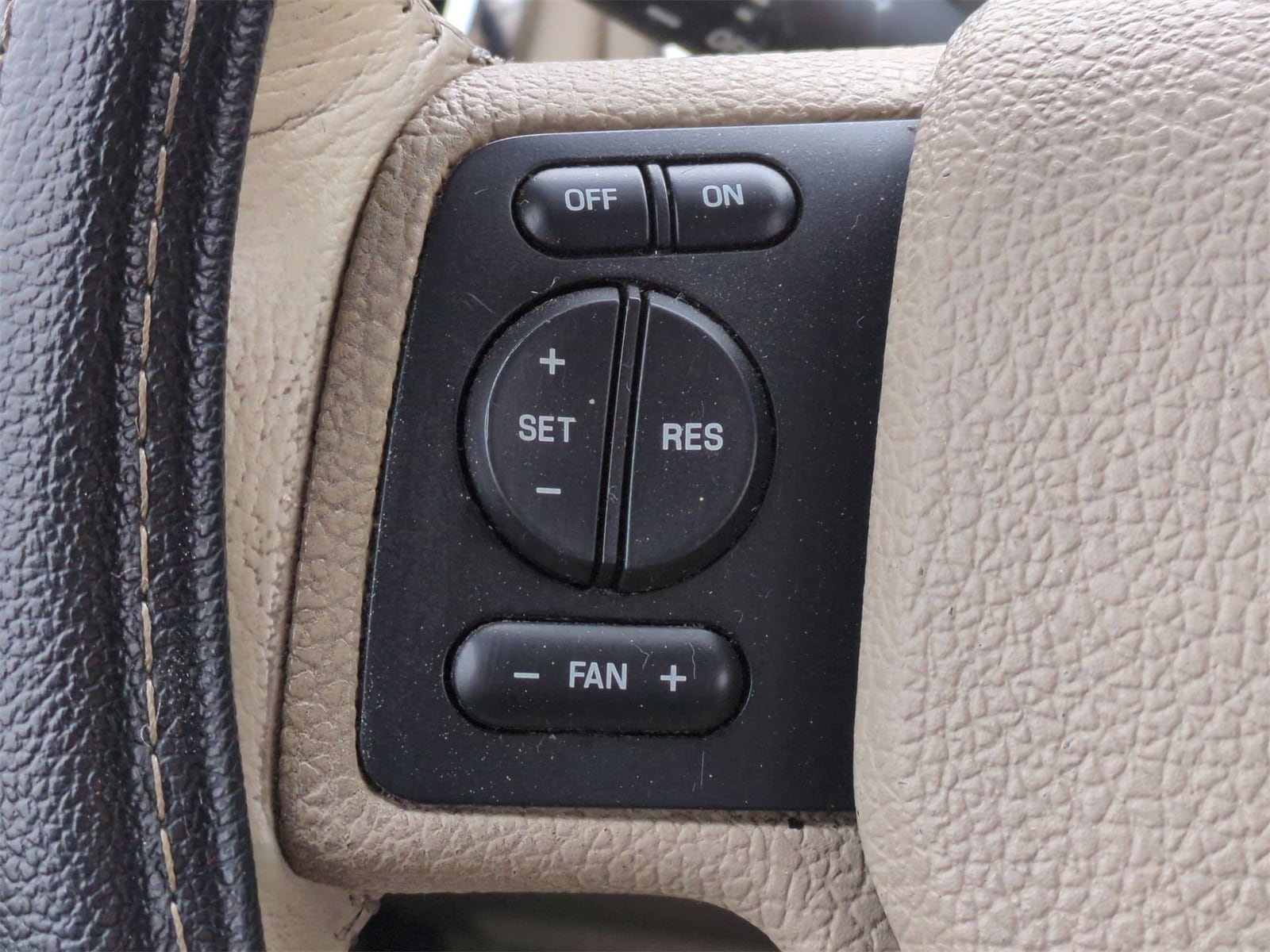 2007 Ford Explorer Sport Trac Limited 23