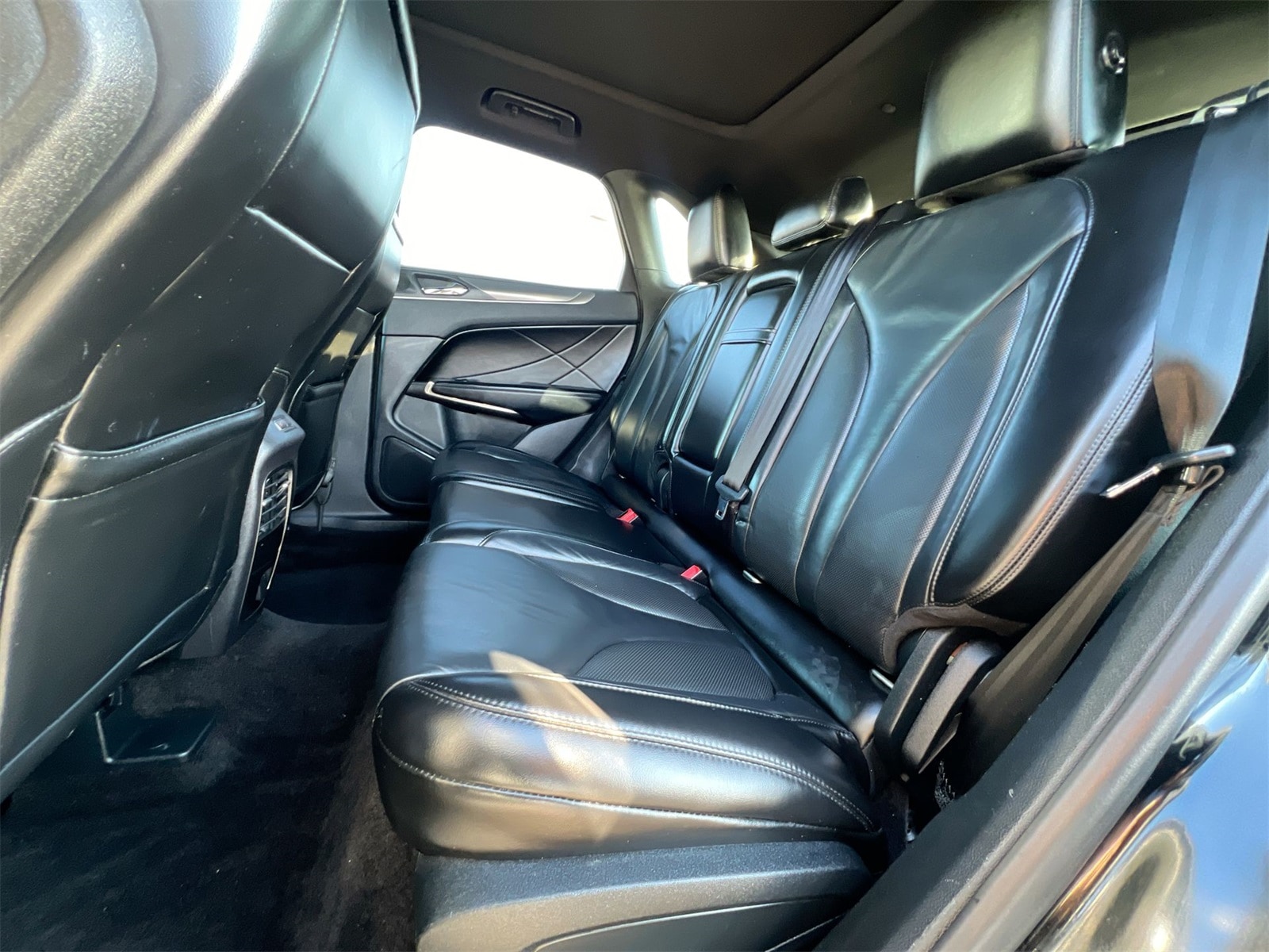 Thumbnail: 2018 Lincoln MKC - 19