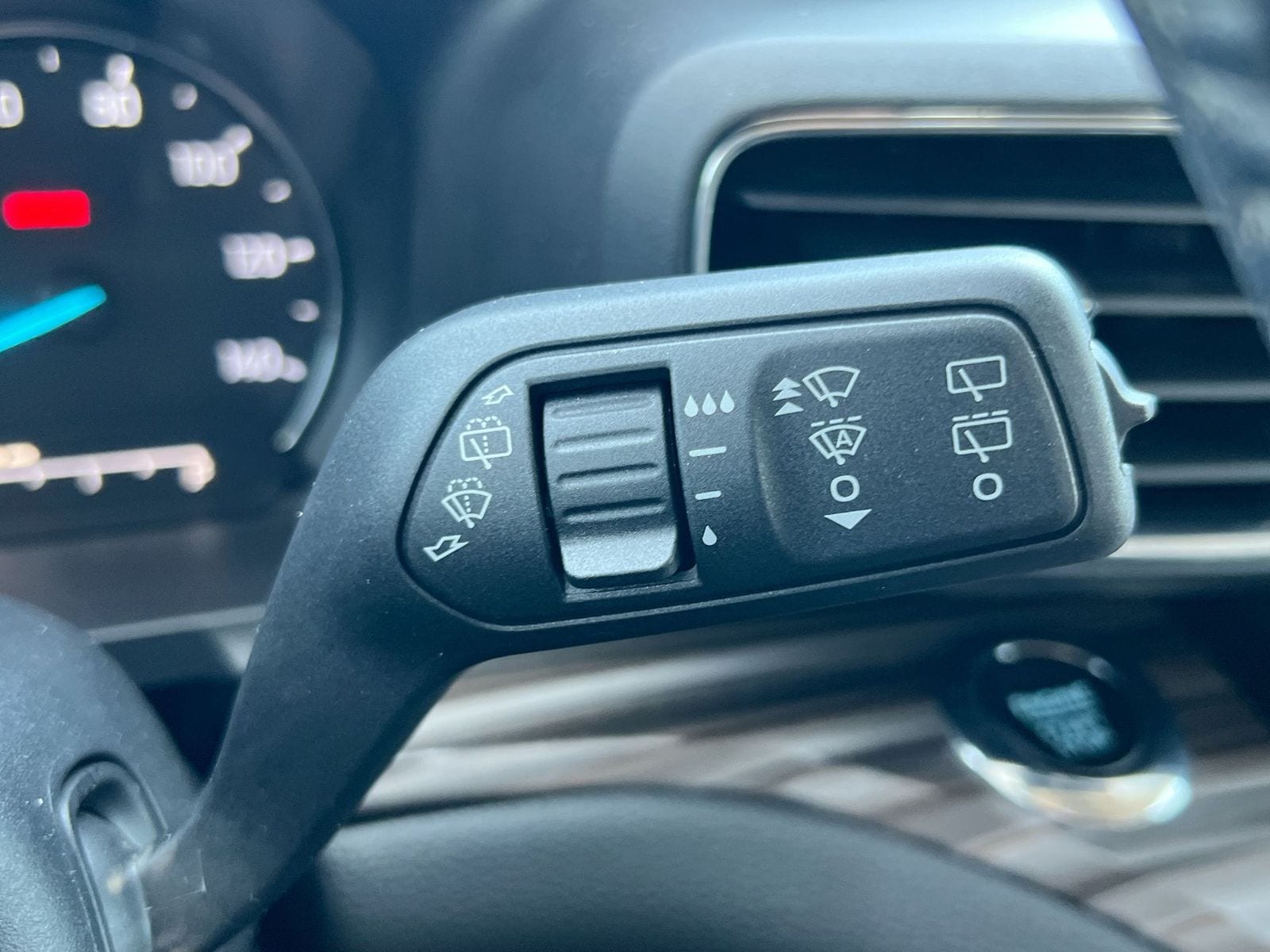 Thumbnail: 2023 Ford Explorer - 25