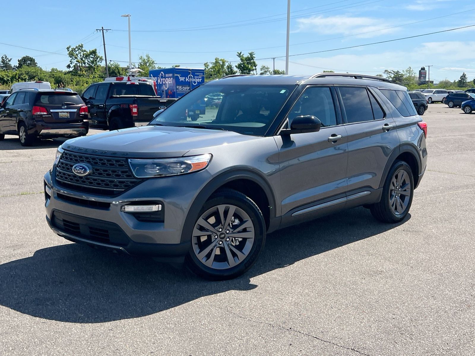 2024 Ford Explorer XLT 4WD's photo