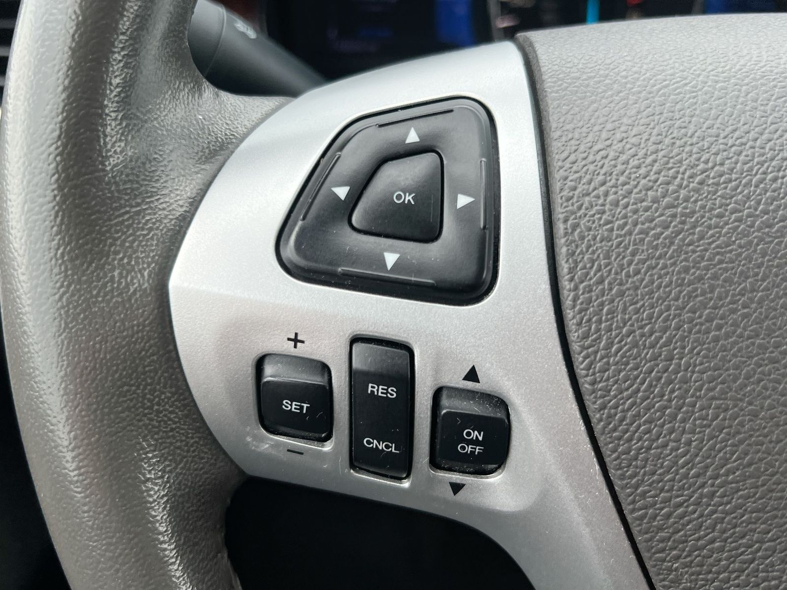 Thumbnail: 2013 Ford Edge - 23