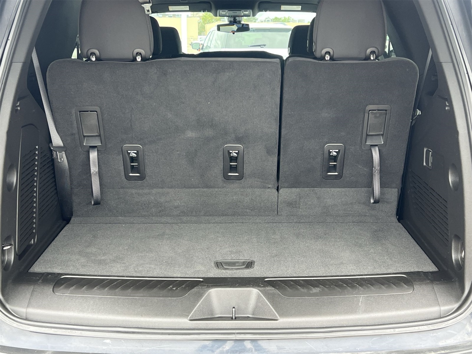 Thumbnail: 2022 Chevrolet Tahoe - 33