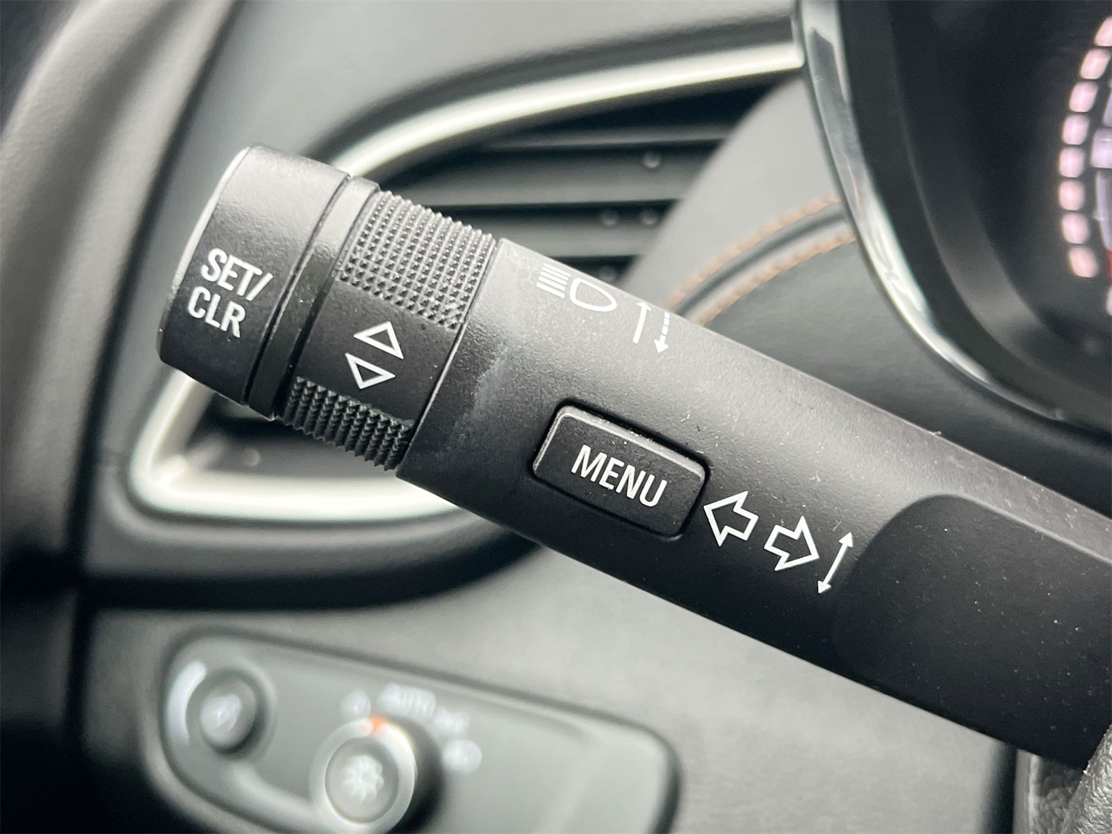 Thumbnail: 2020 Chevrolet Trax - 26