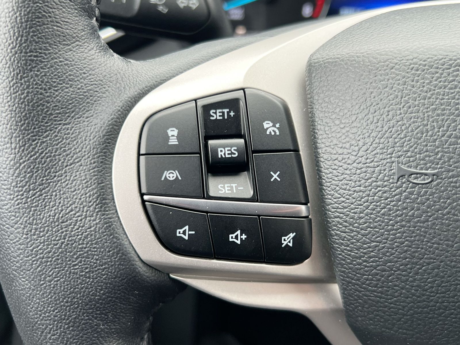 Thumbnail: 2023 Ford Explorer - 24