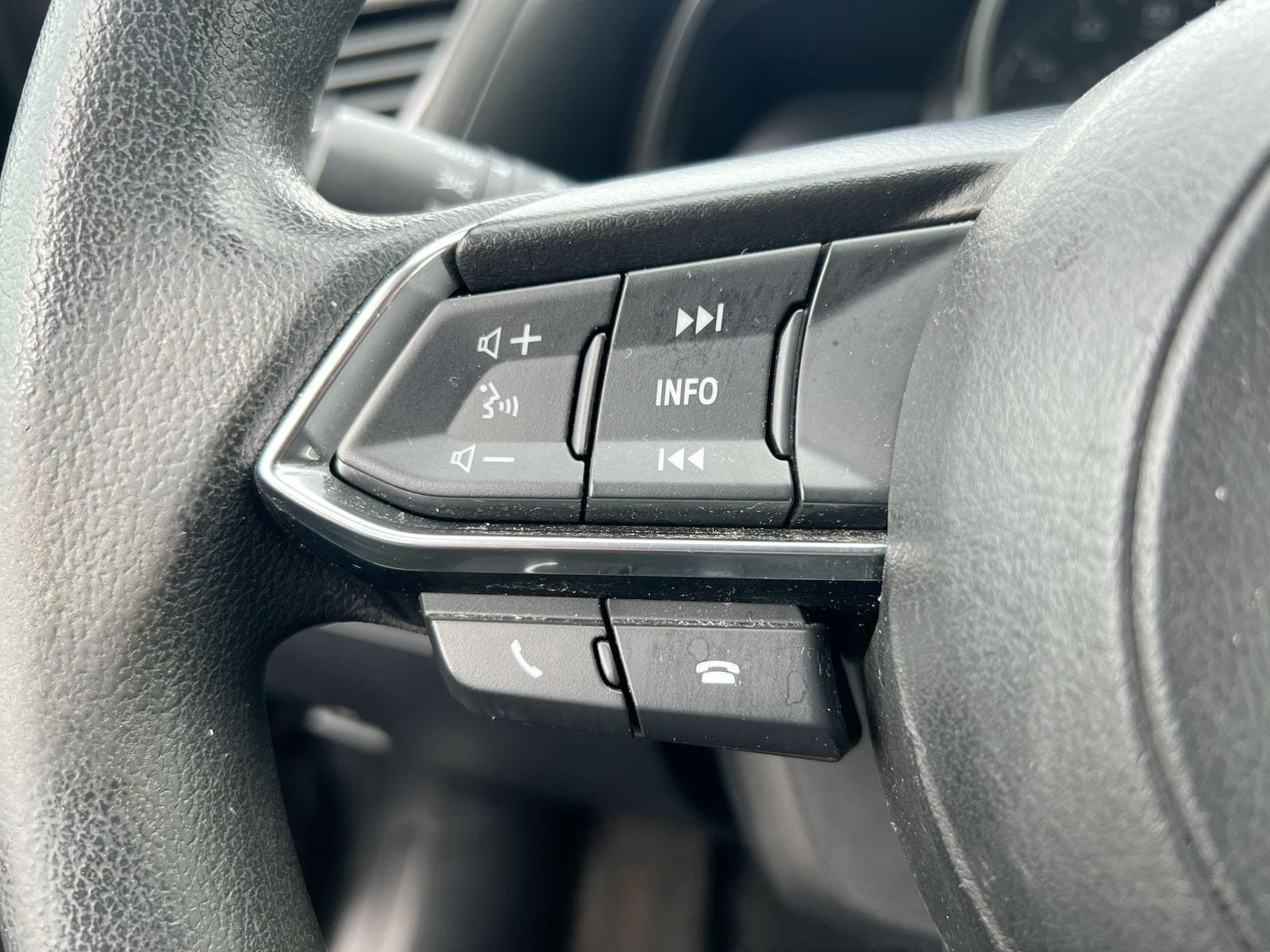 Thumbnail: 2017 Mazda Mazda3 - 23