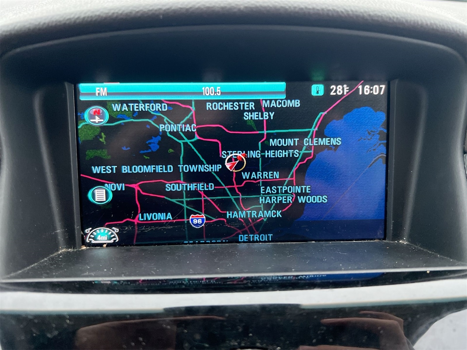 Thumbnail: 2011 Chevrolet Cruze - 30