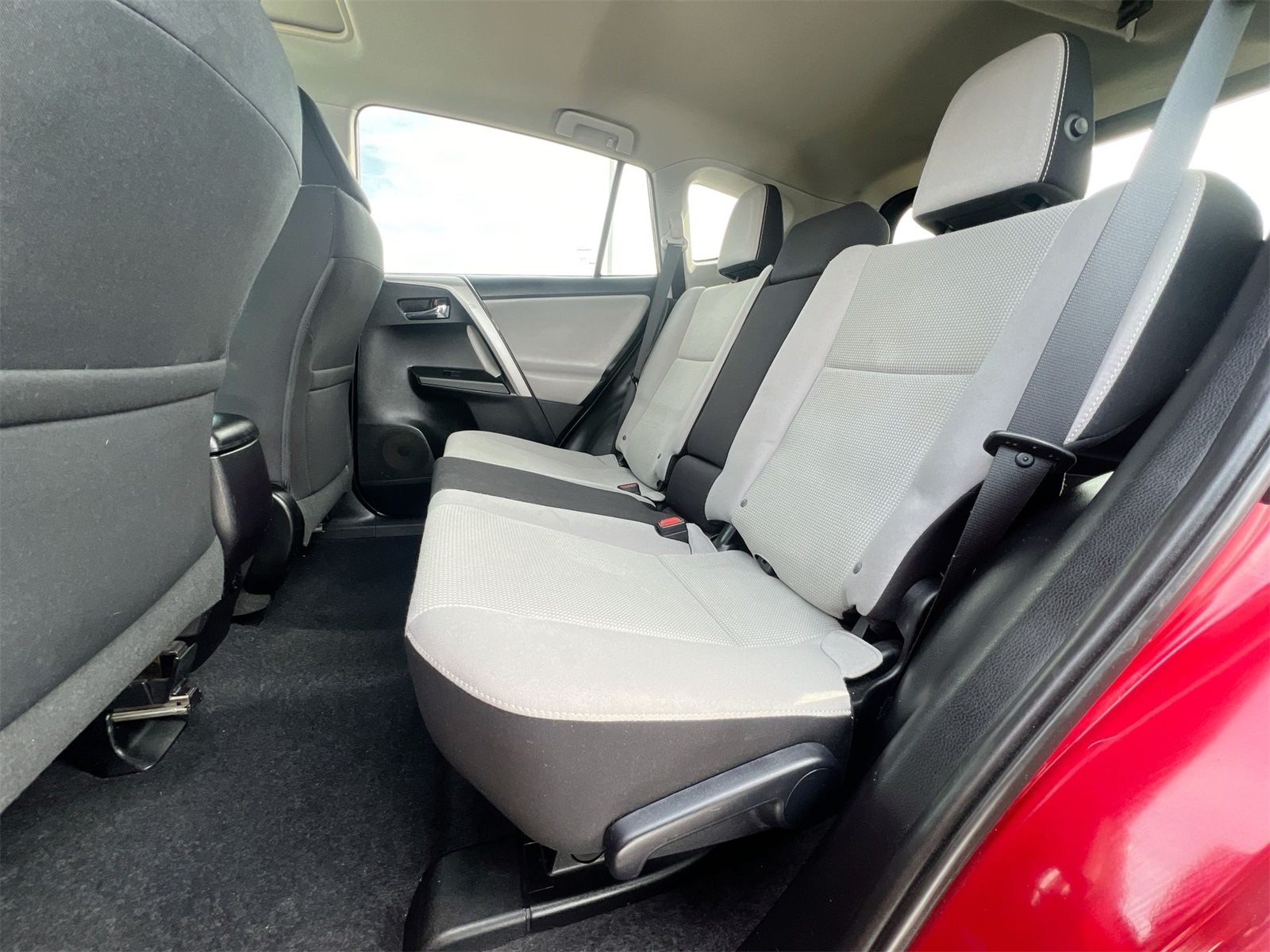 Thumbnail: 2017 Toyota RAV4 - 19