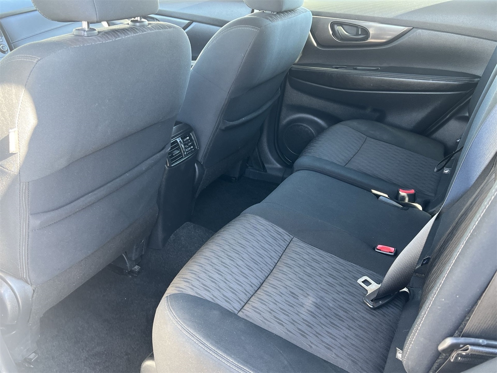 Thumbnail: 2019 Nissan Rogue - 18