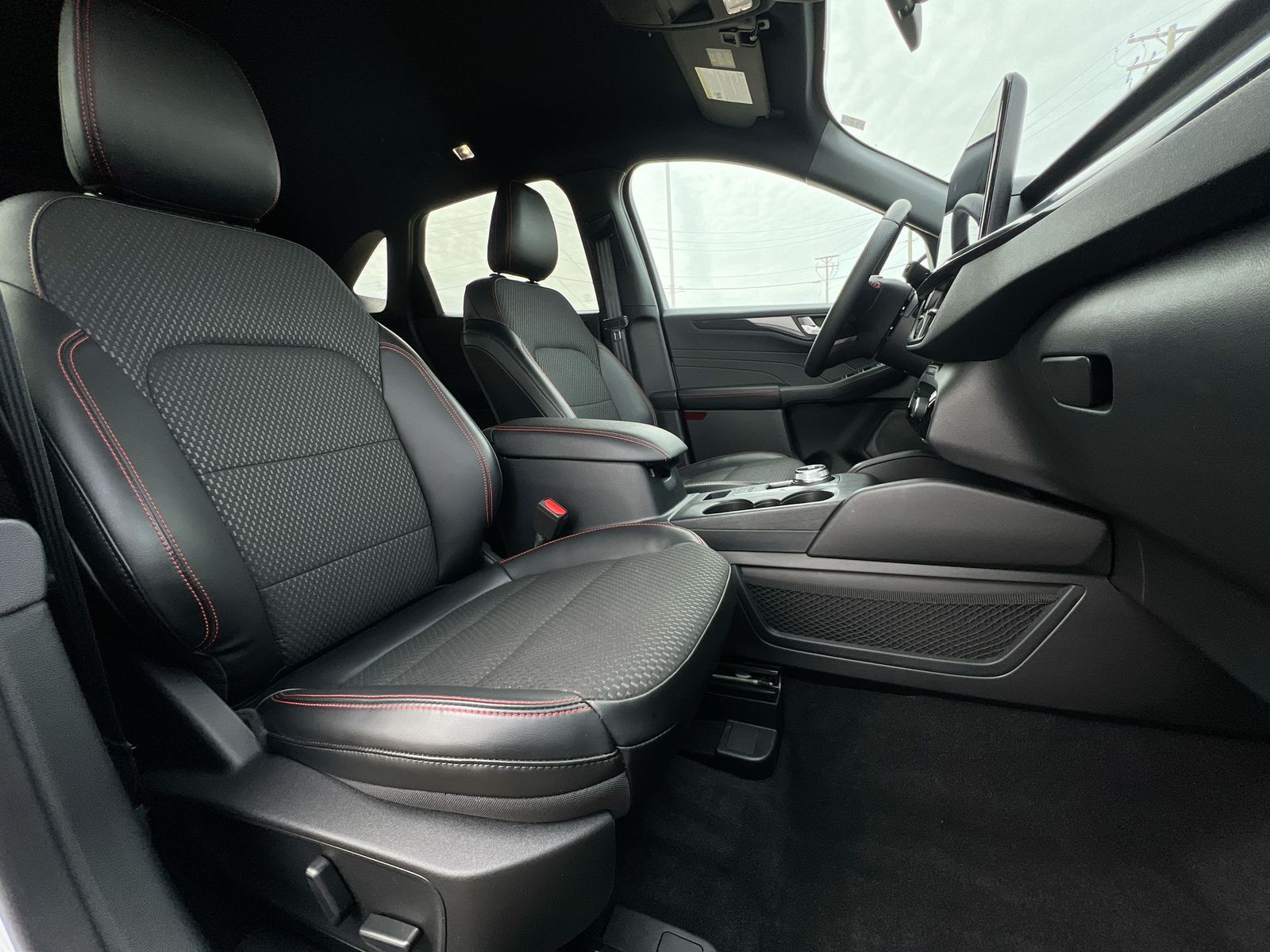 Thumbnail: 2023 Ford Escape - 21