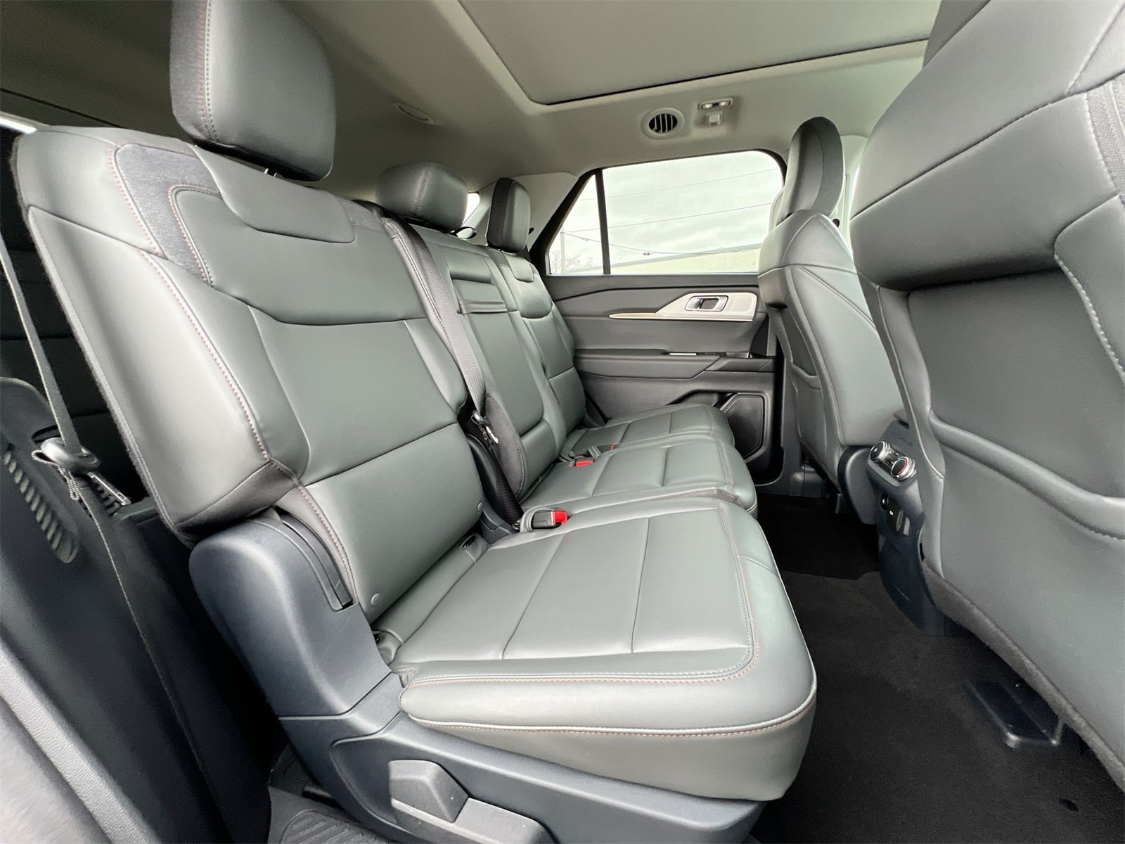 Thumbnail: 2025 Ford Explorer - 20