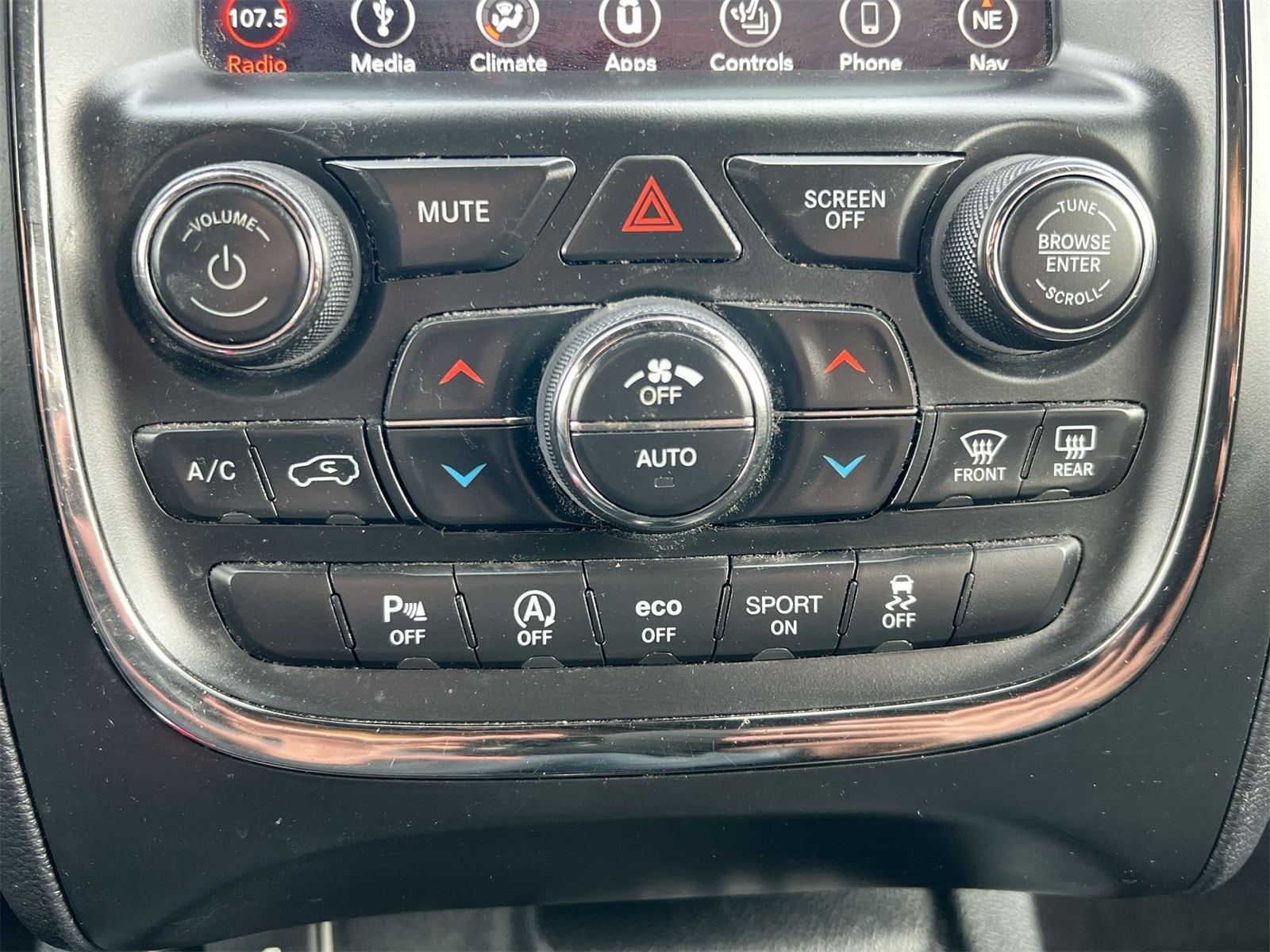 Thumbnail: 2019 Dodge Durango - 28