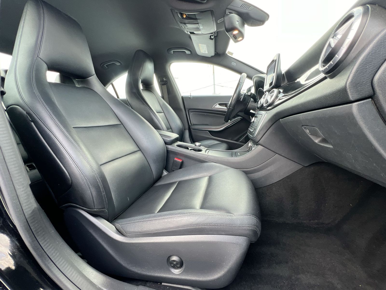 Thumbnail: 2015 Mercedes-Benz CLA - 21