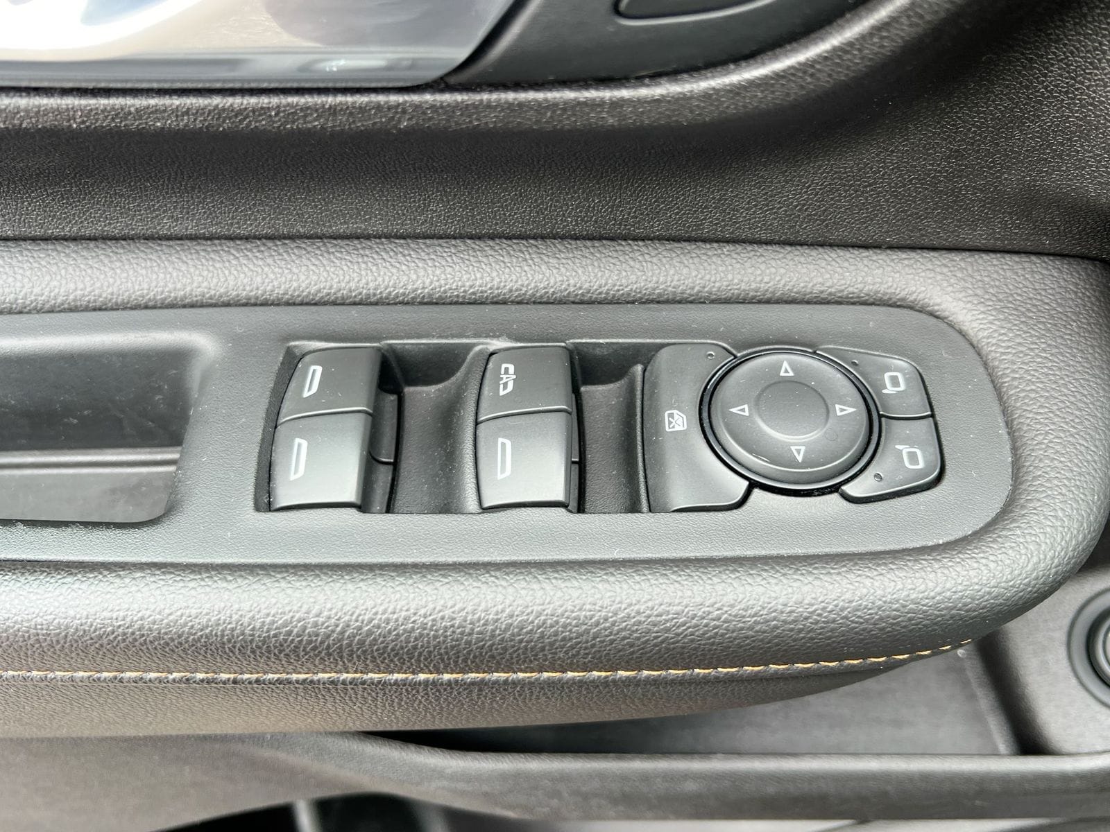 Thumbnail: 2018 GMC Terrain - 17