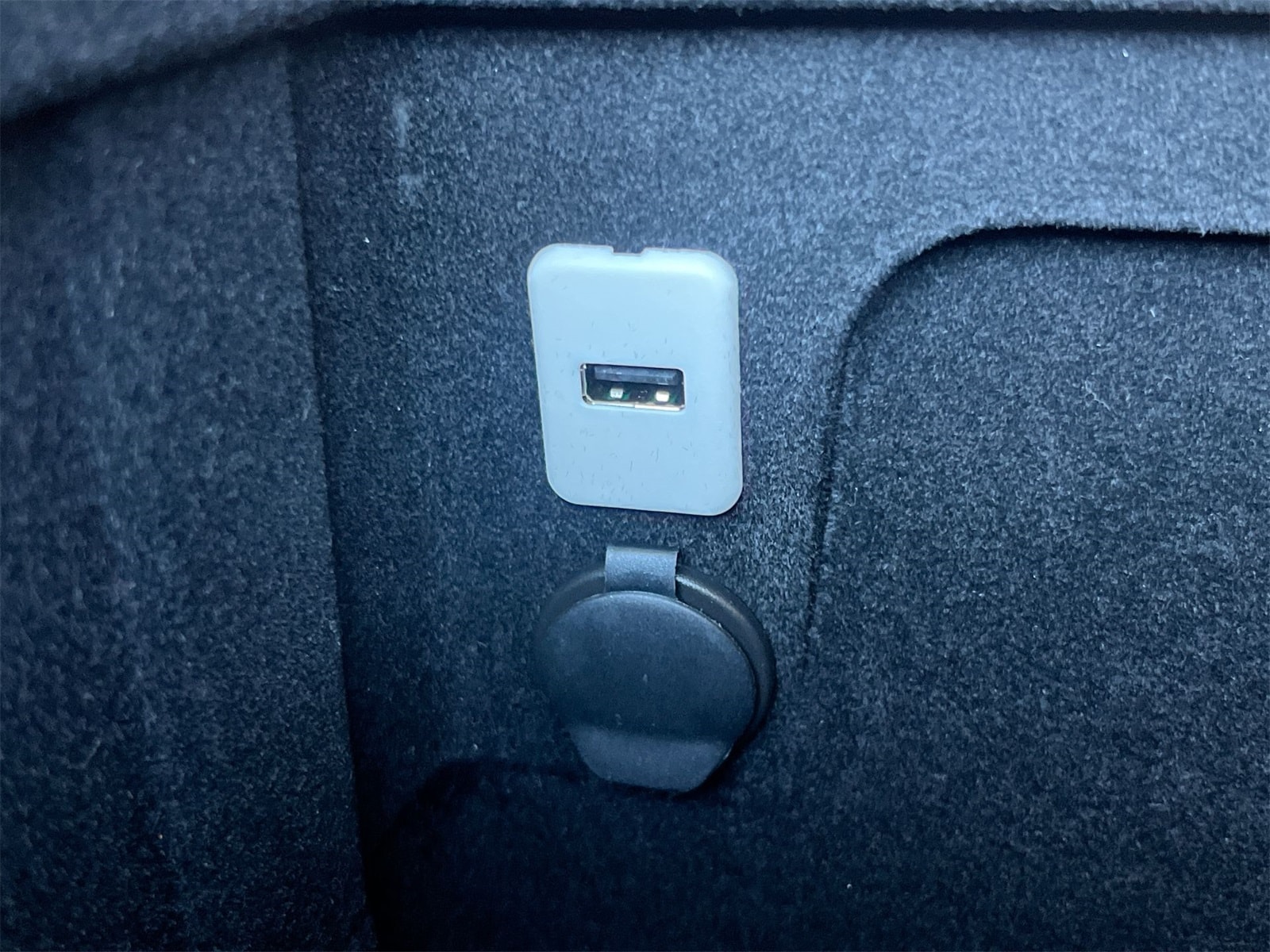 Thumbnail: 2012 GMC Yukon - 29