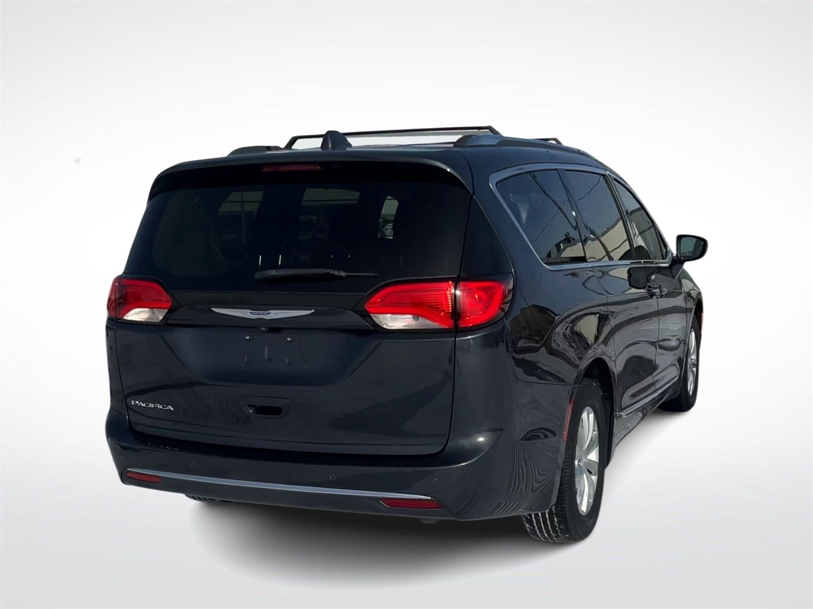 Thumbnail: 2019 Chrysler Pacifica - 8